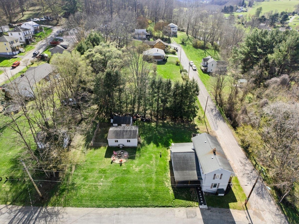 208 Holston Street Narrows VA 24124