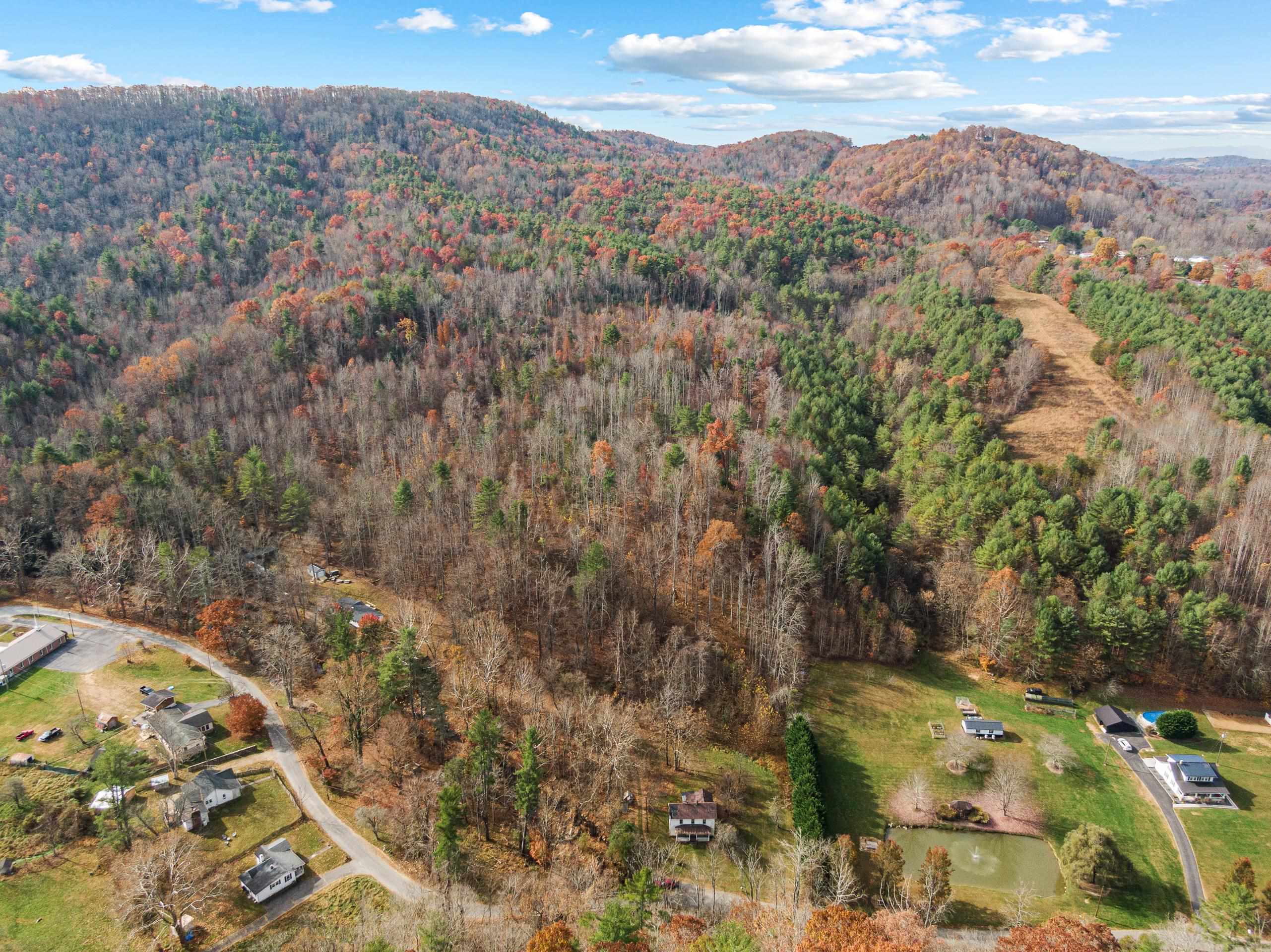 2717 Max Creek Road Hiwassee VA 24347