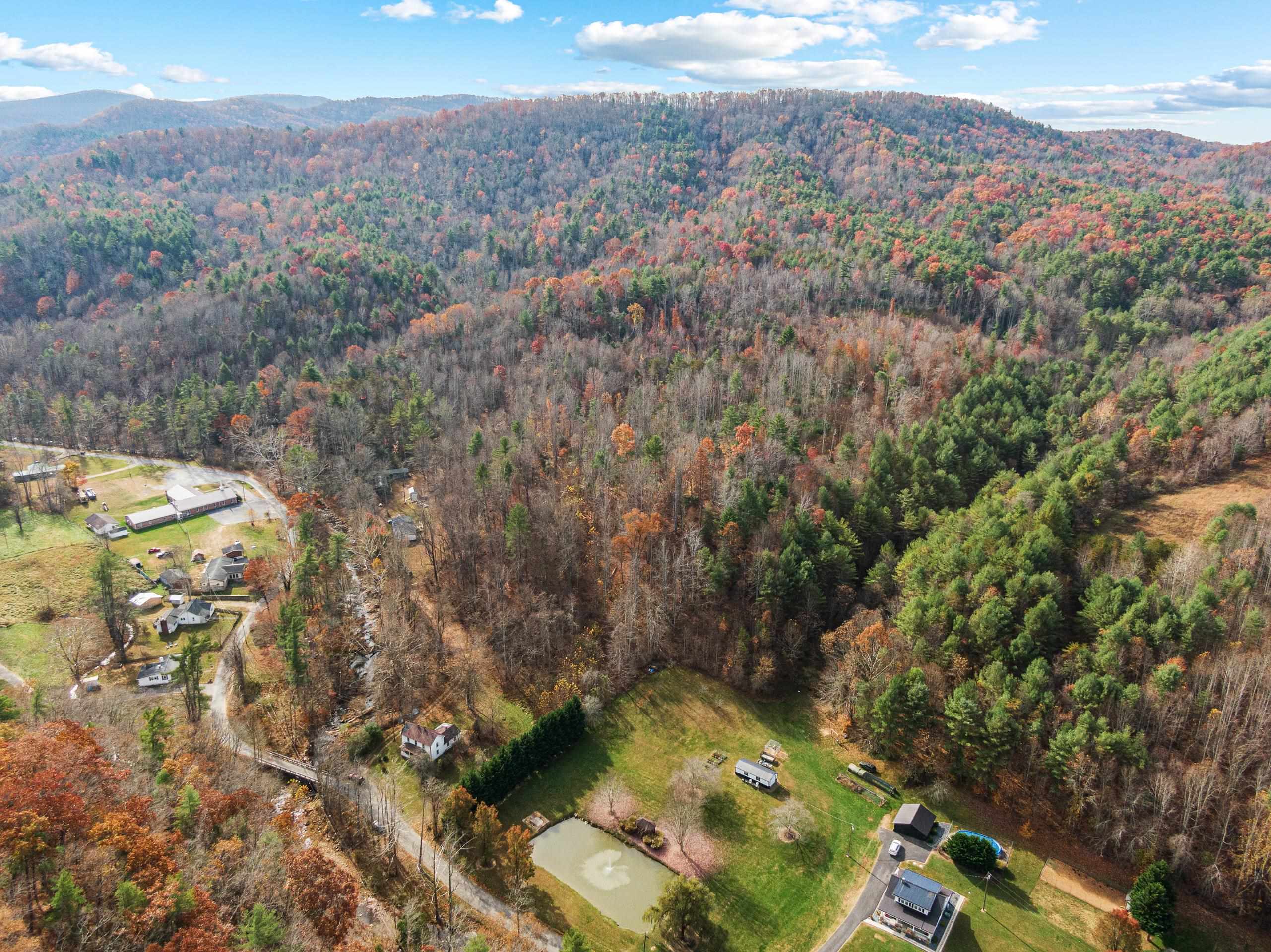 2717 Max Creek Road Hiwassee VA 24347