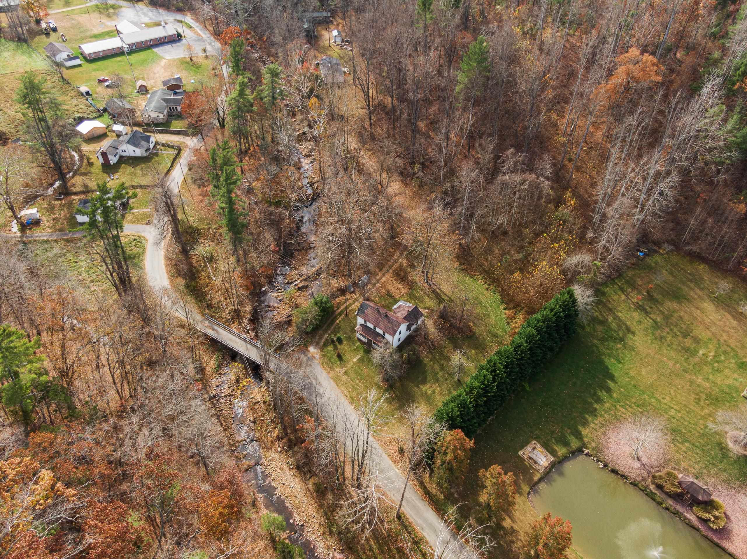 2717 Max Creek Road Hiwassee VA 24347