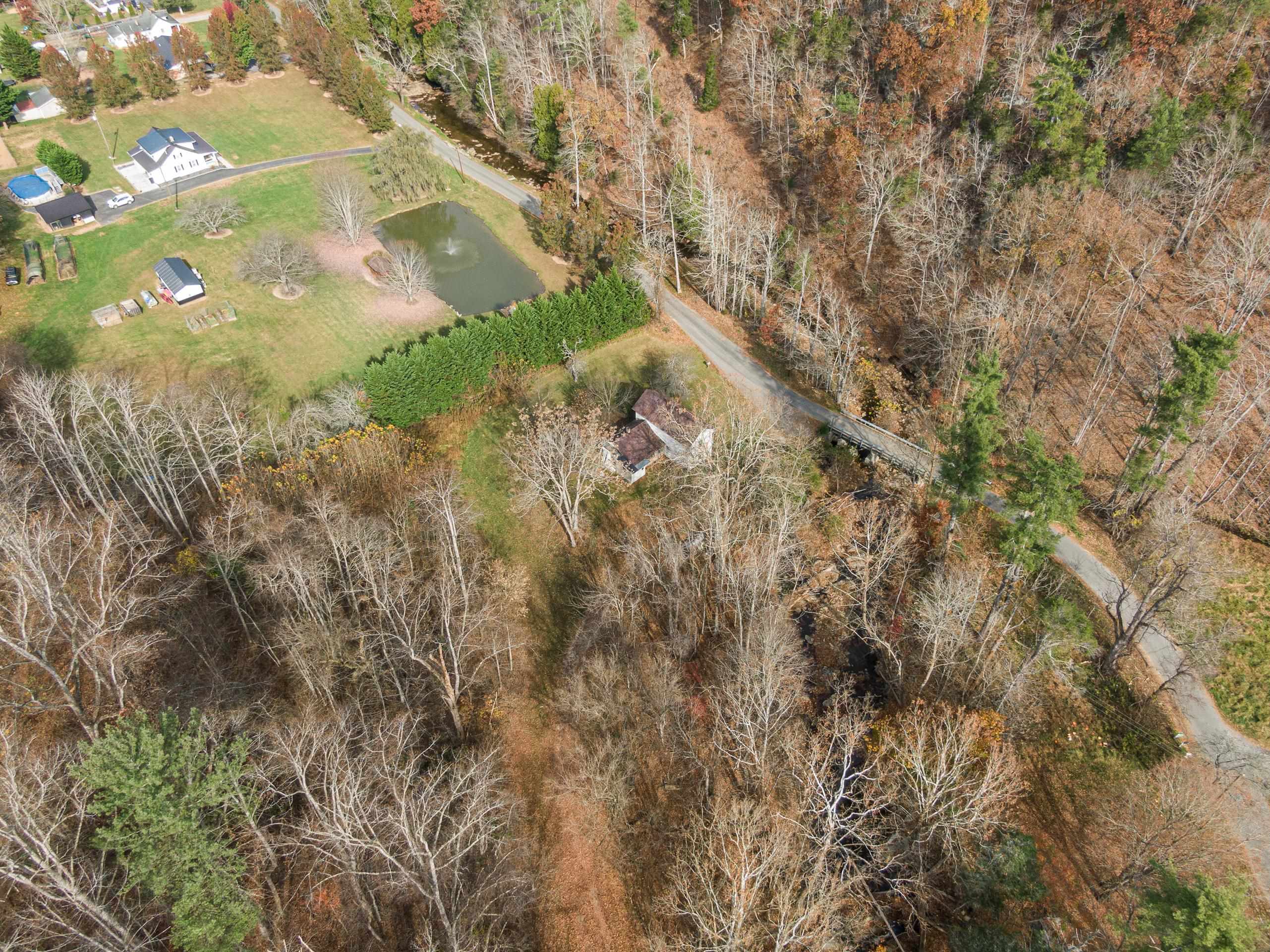 2717 Max Creek Road Hiwassee VA 24347