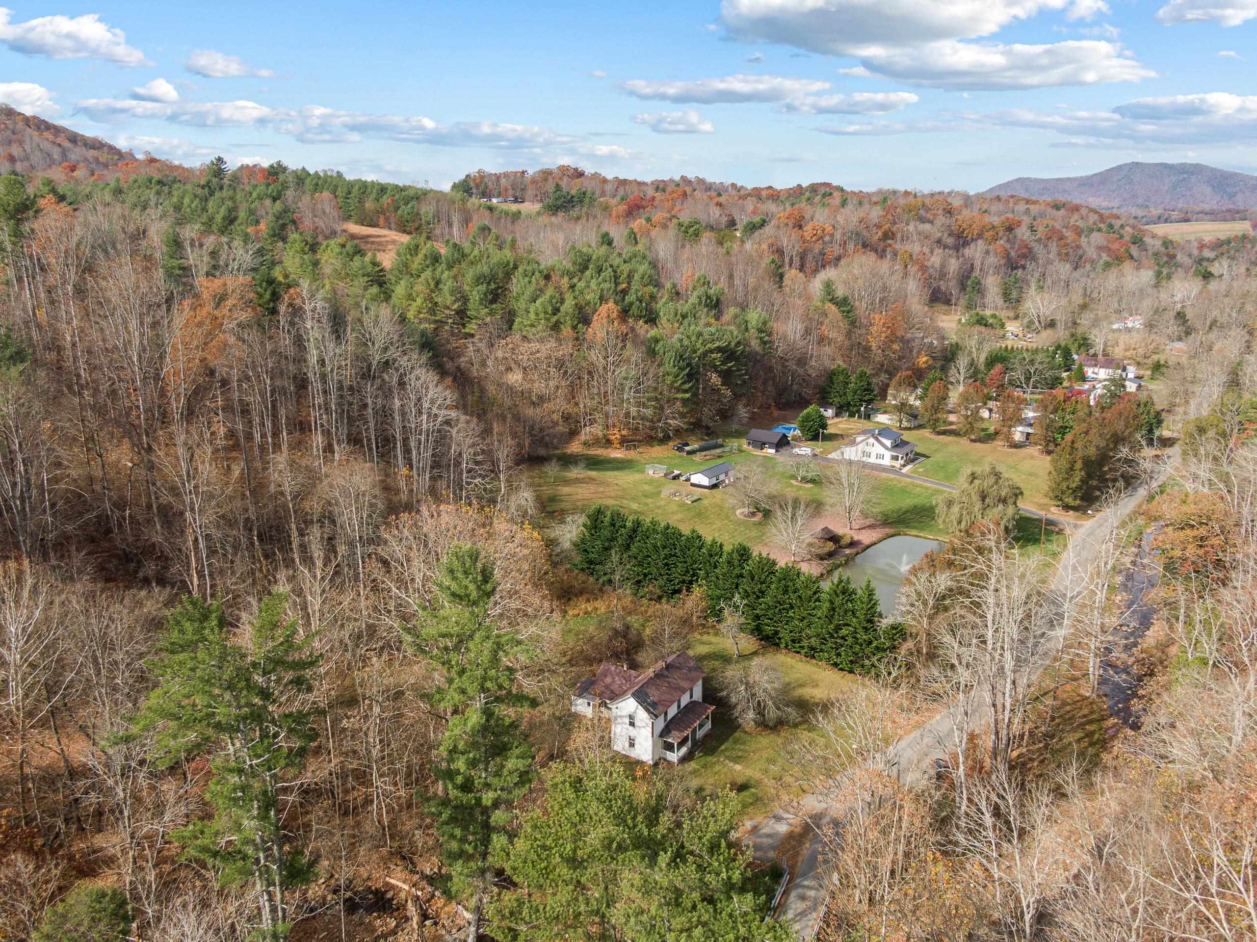 2717 Max Creek Road Hiwassee VA 24347