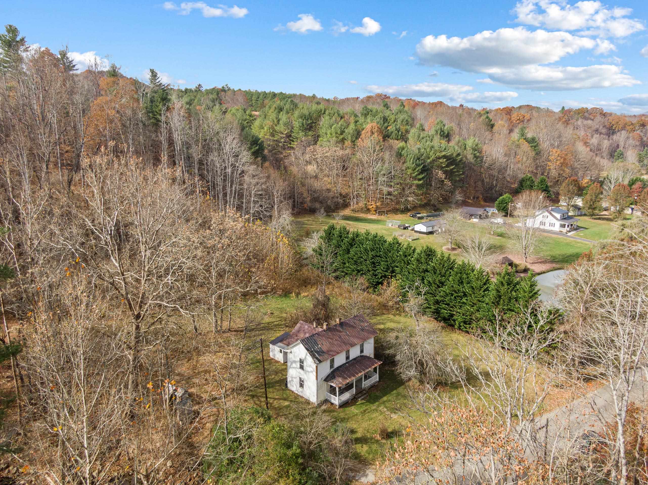 2717 Max Creek Road Hiwassee VA 24347