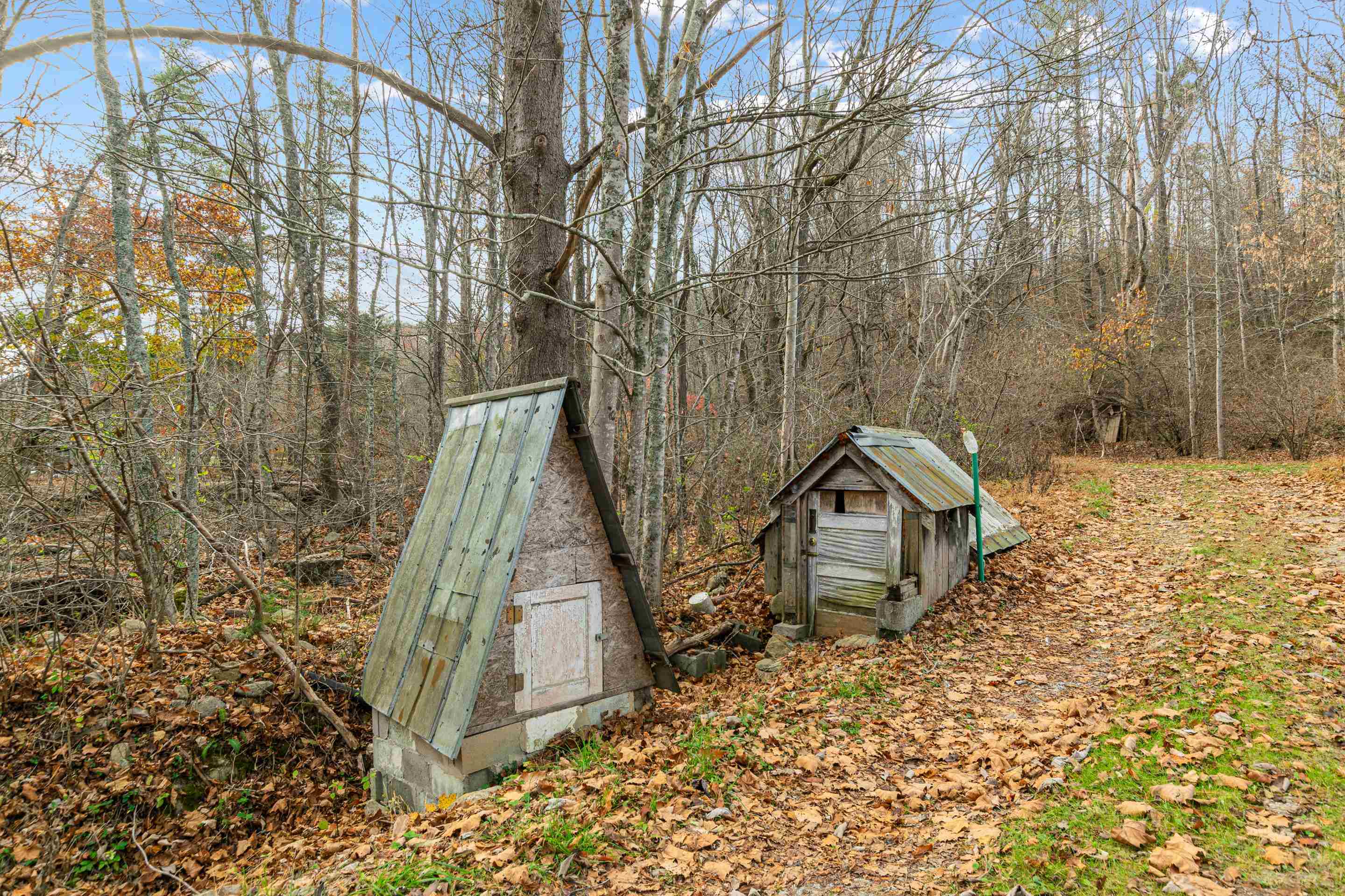 2717 Max Creek Road Hiwassee VA 24347