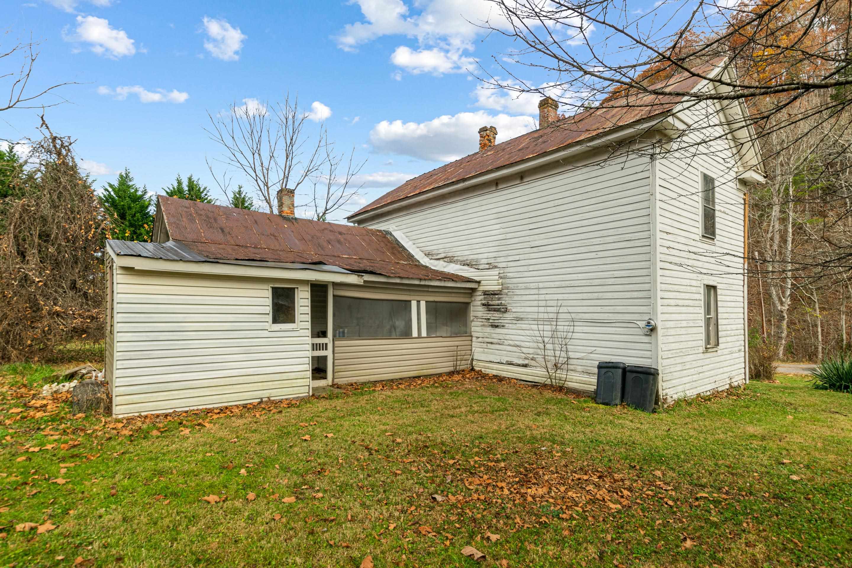 2717 Max Creek Road Hiwassee VA 24347