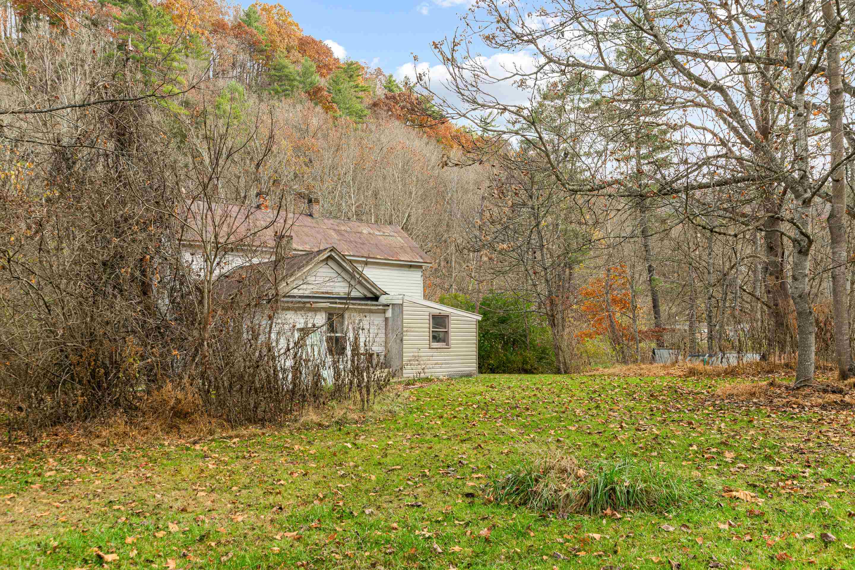 2717 Max Creek Road Hiwassee VA 24347