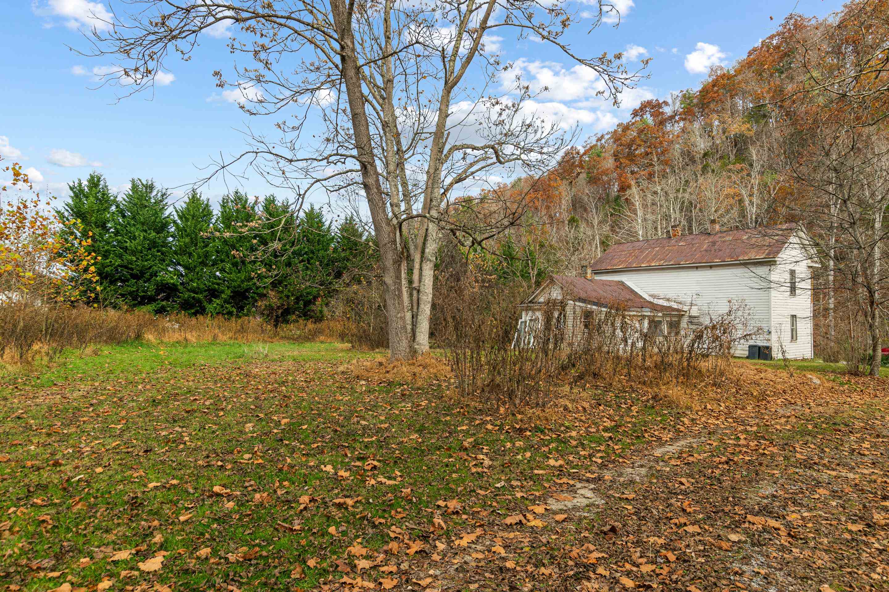 2717 Max Creek Road Hiwassee VA 24347