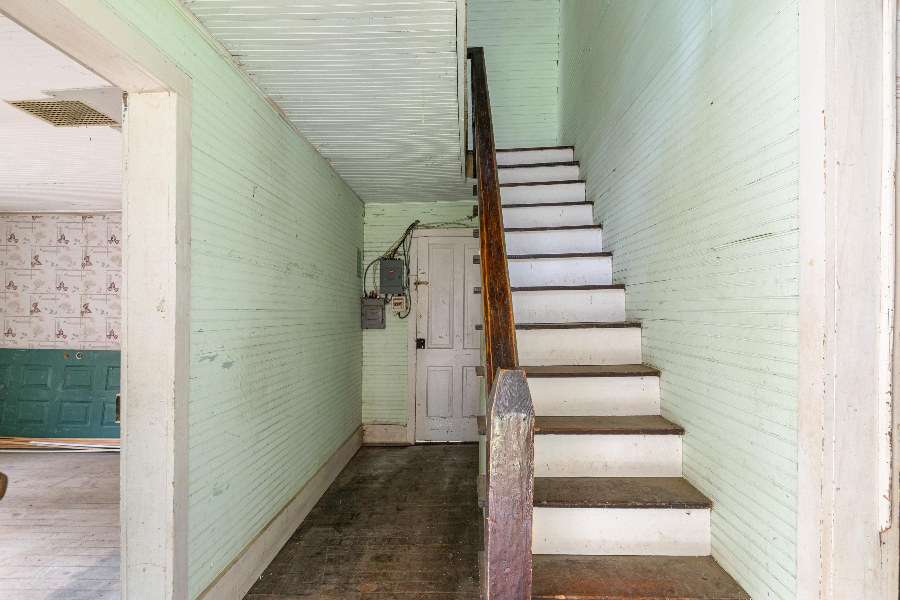 2717 Max Creek Road Hiwassee VA 24347