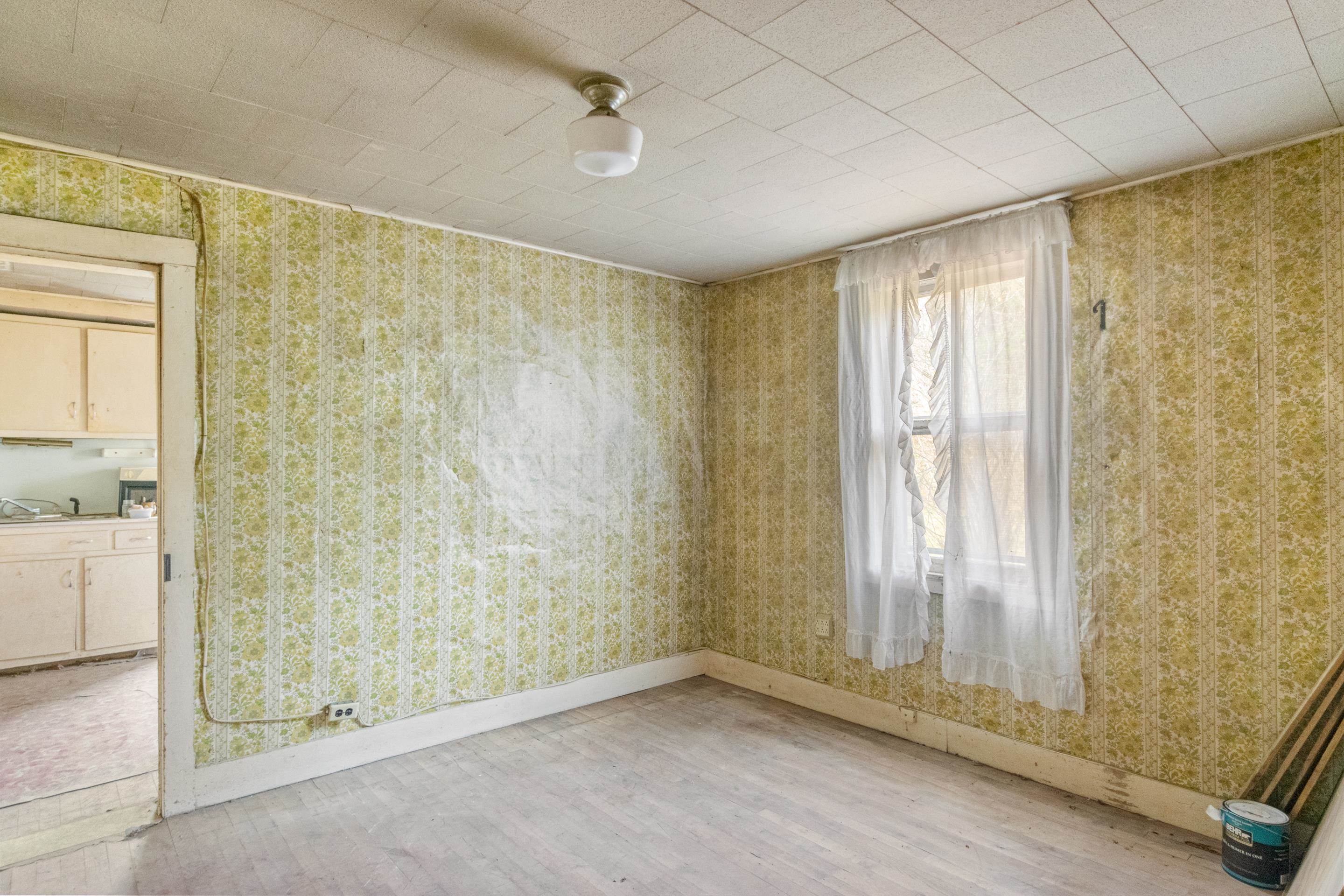 2717 Max Creek Road Hiwassee VA 24347