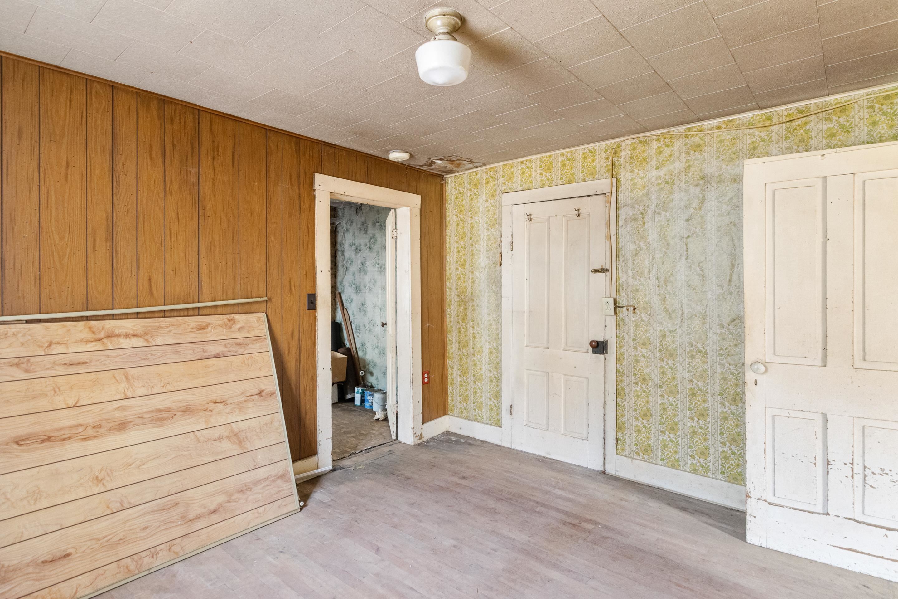 2717 Max Creek Road Hiwassee VA 24347