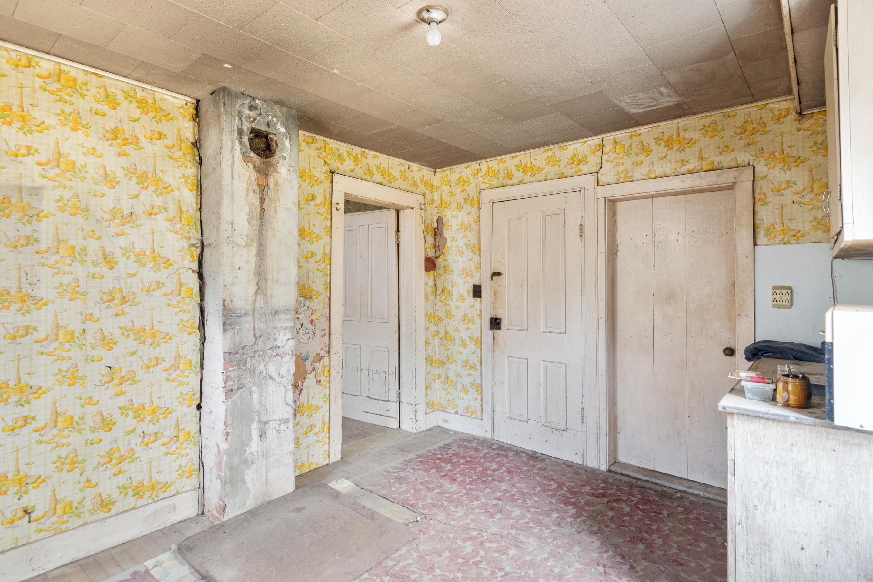 2717 Max Creek Road Hiwassee VA 24347