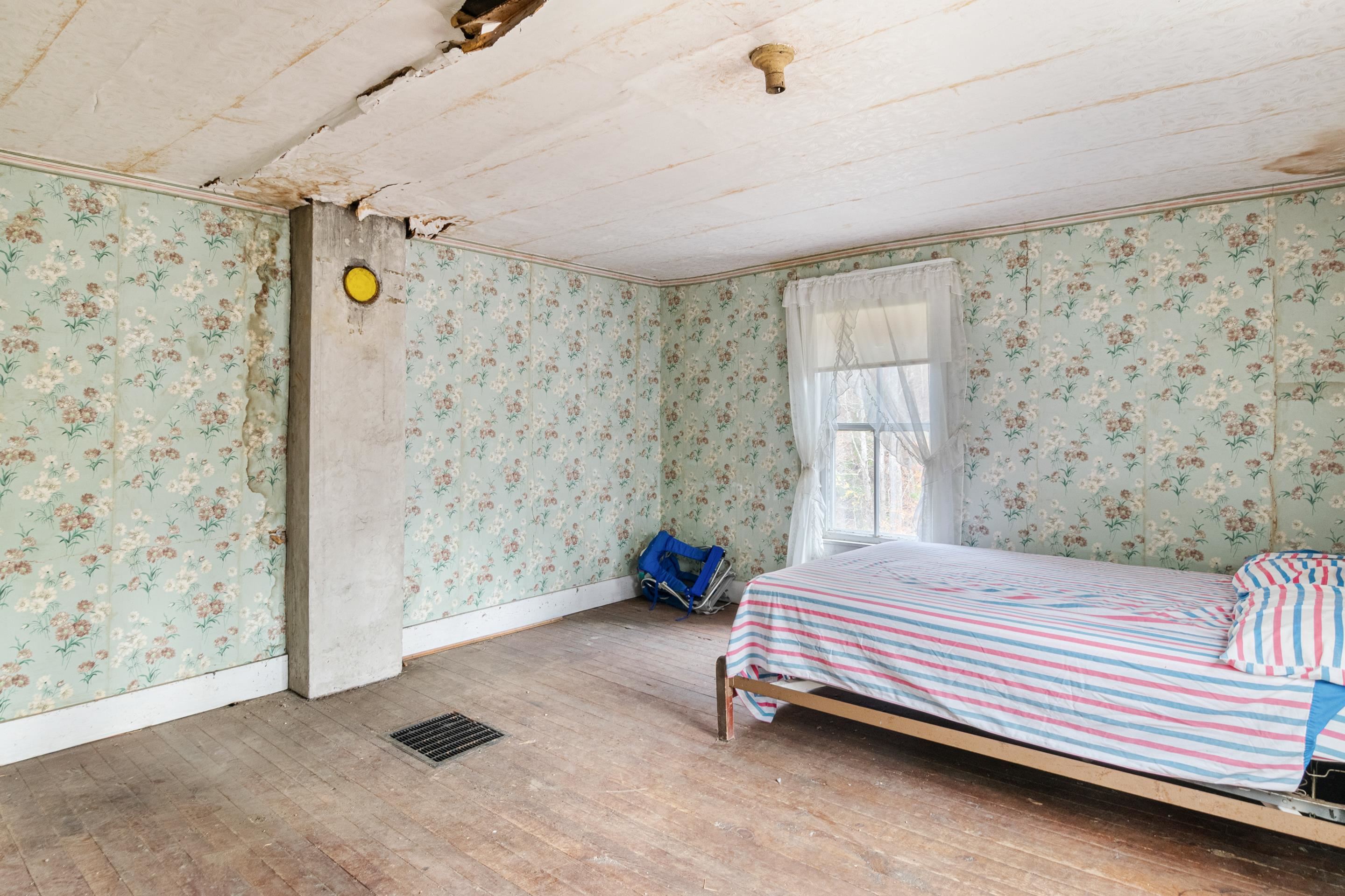 2717 Max Creek Road Hiwassee VA 24347