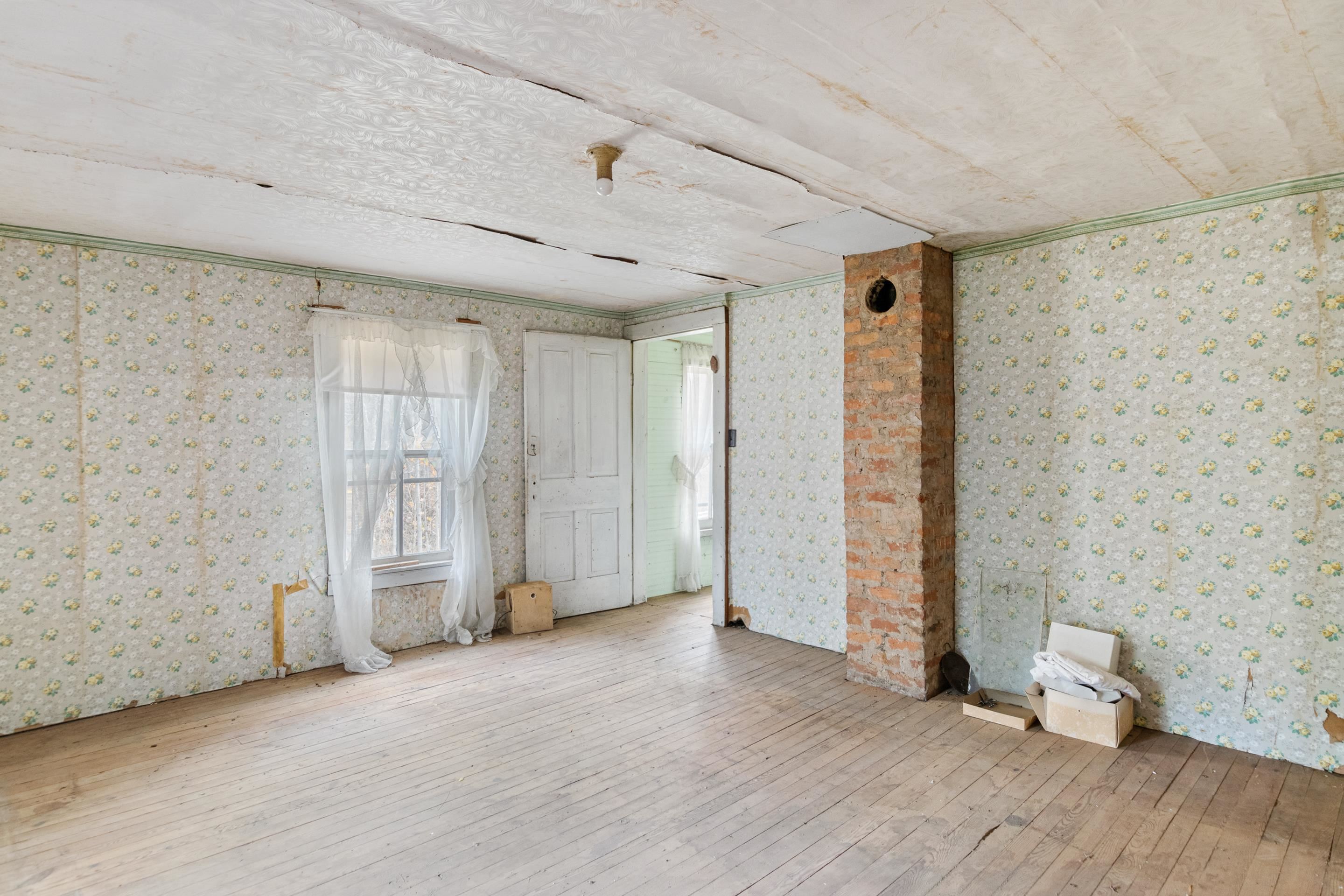 2717 Max Creek Road Hiwassee VA 24347