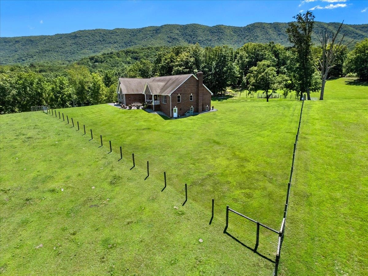 398 Penvir Street Narrows VA 24124