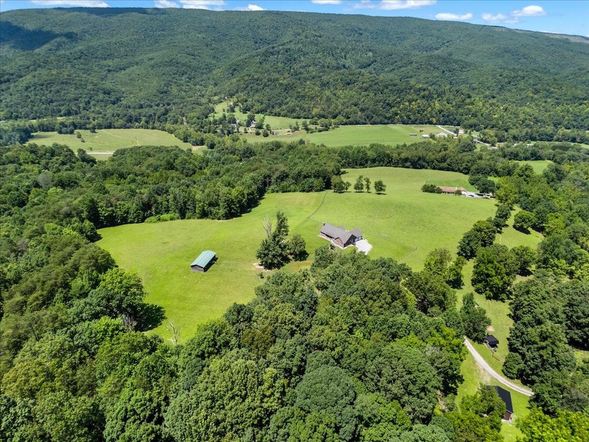 398 Penvir Street Narrows VA 24124