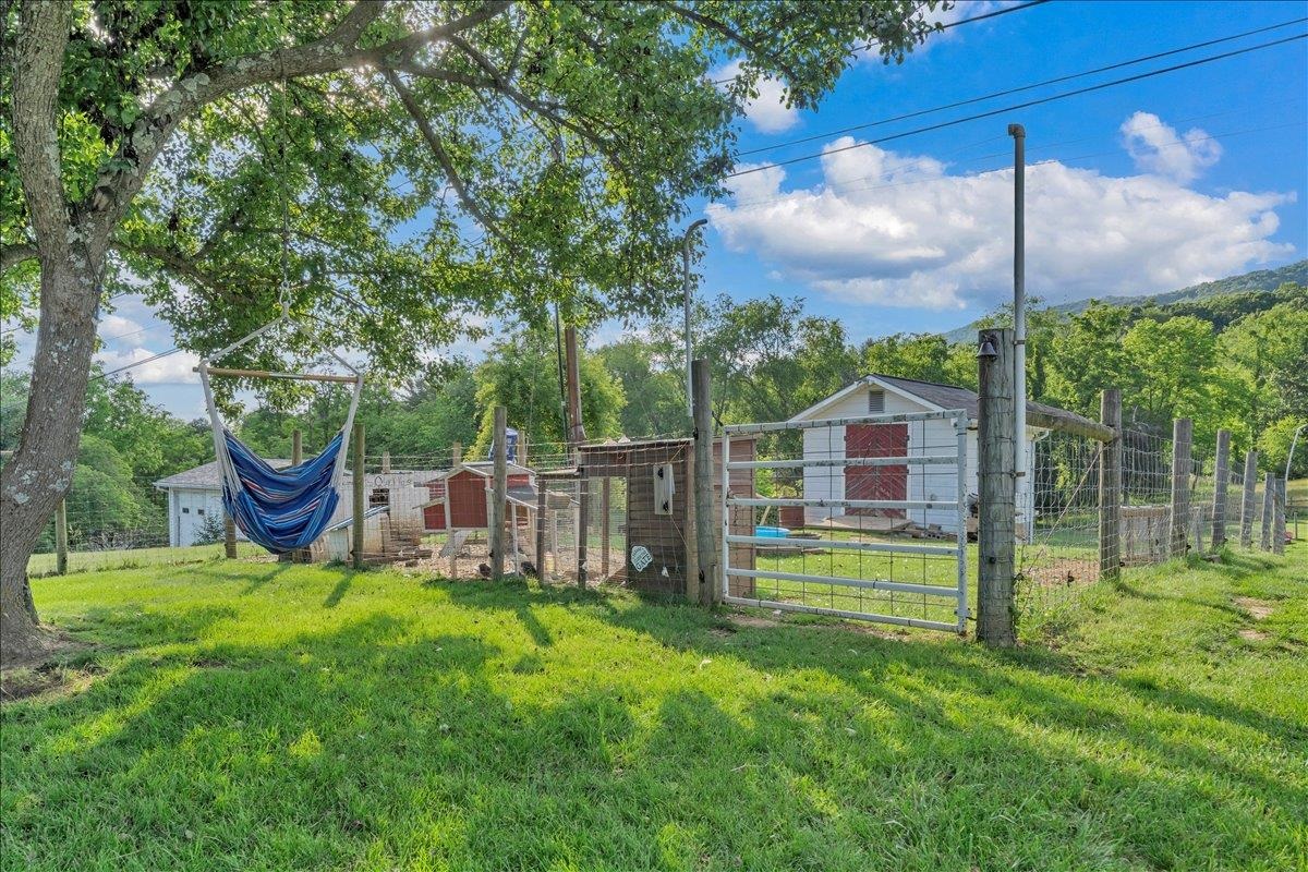 4624 E Lee Highway Max Meadows VA 24360