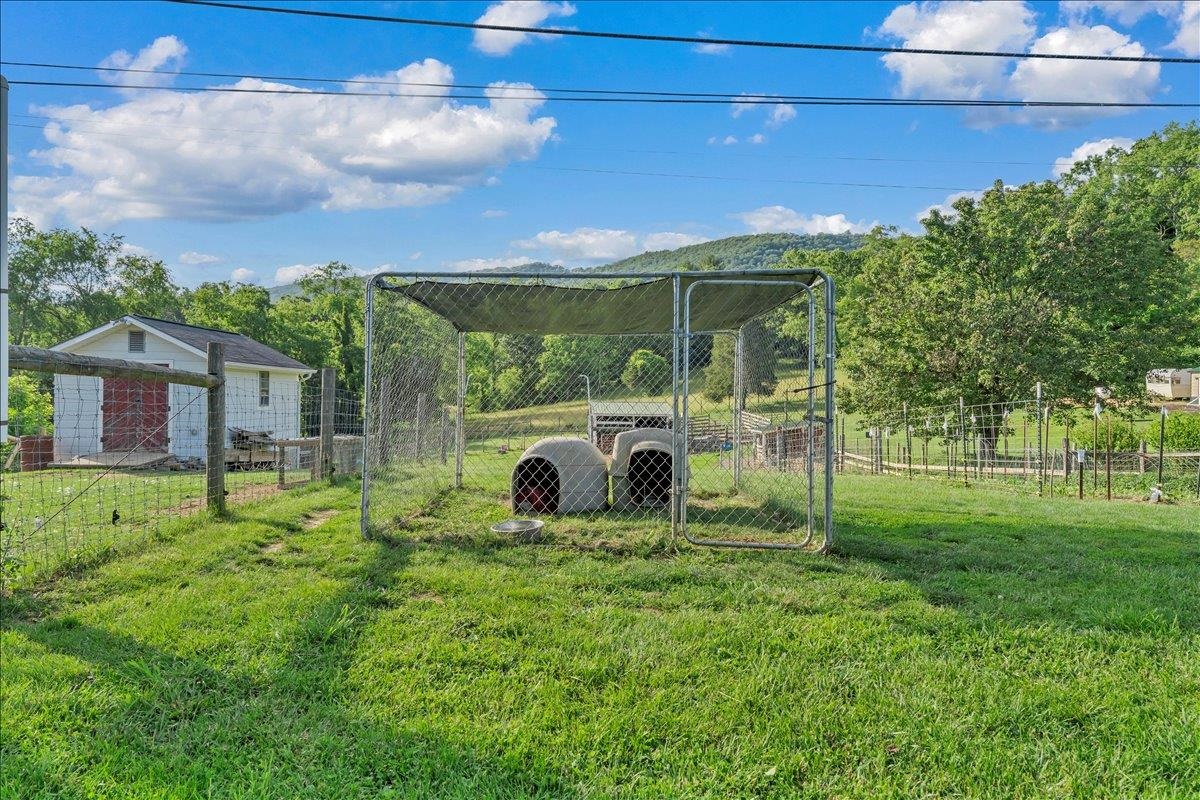 4624 E Lee Highway Max Meadows VA 24360