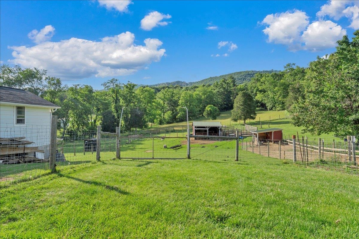 4624 E Lee Highway Max Meadows VA 24360
