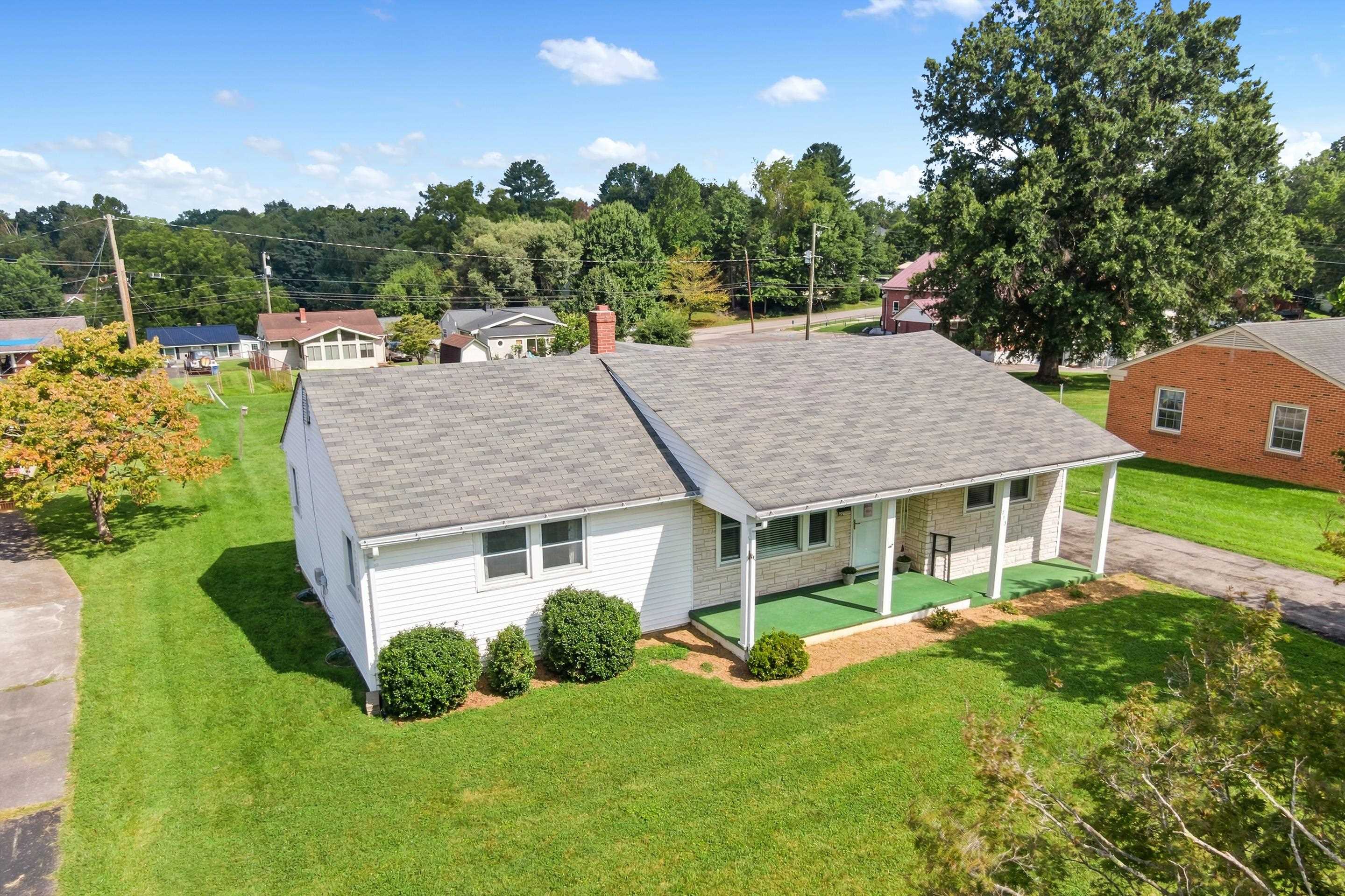 713 Ninth Street Radford VA 24141