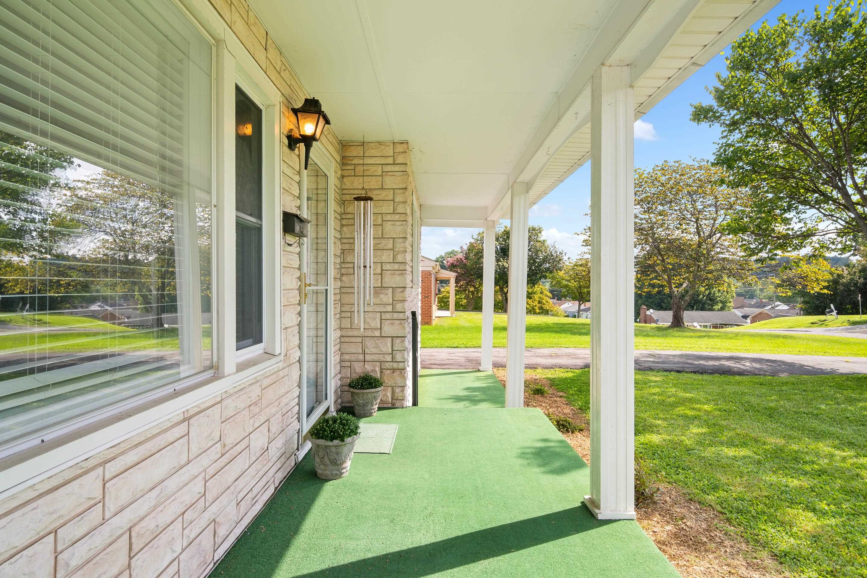 713 Ninth Street Radford VA 24141