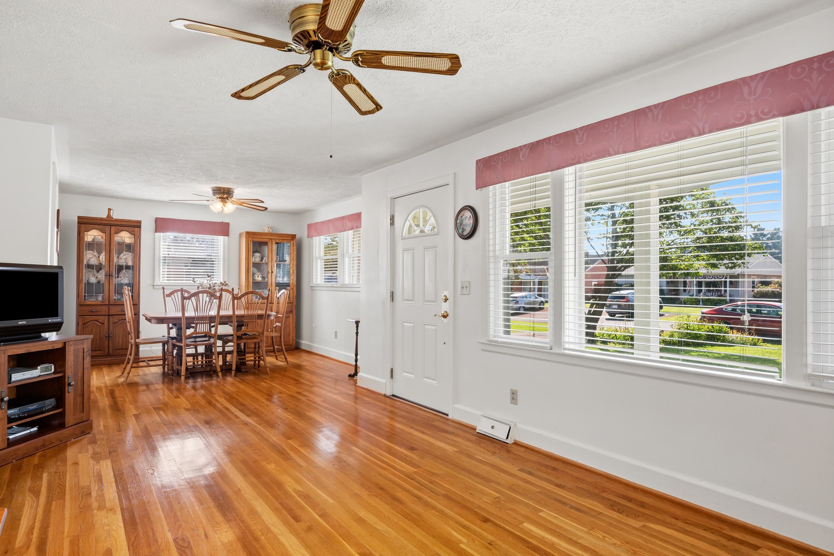 713 Ninth Street Radford VA 24141
