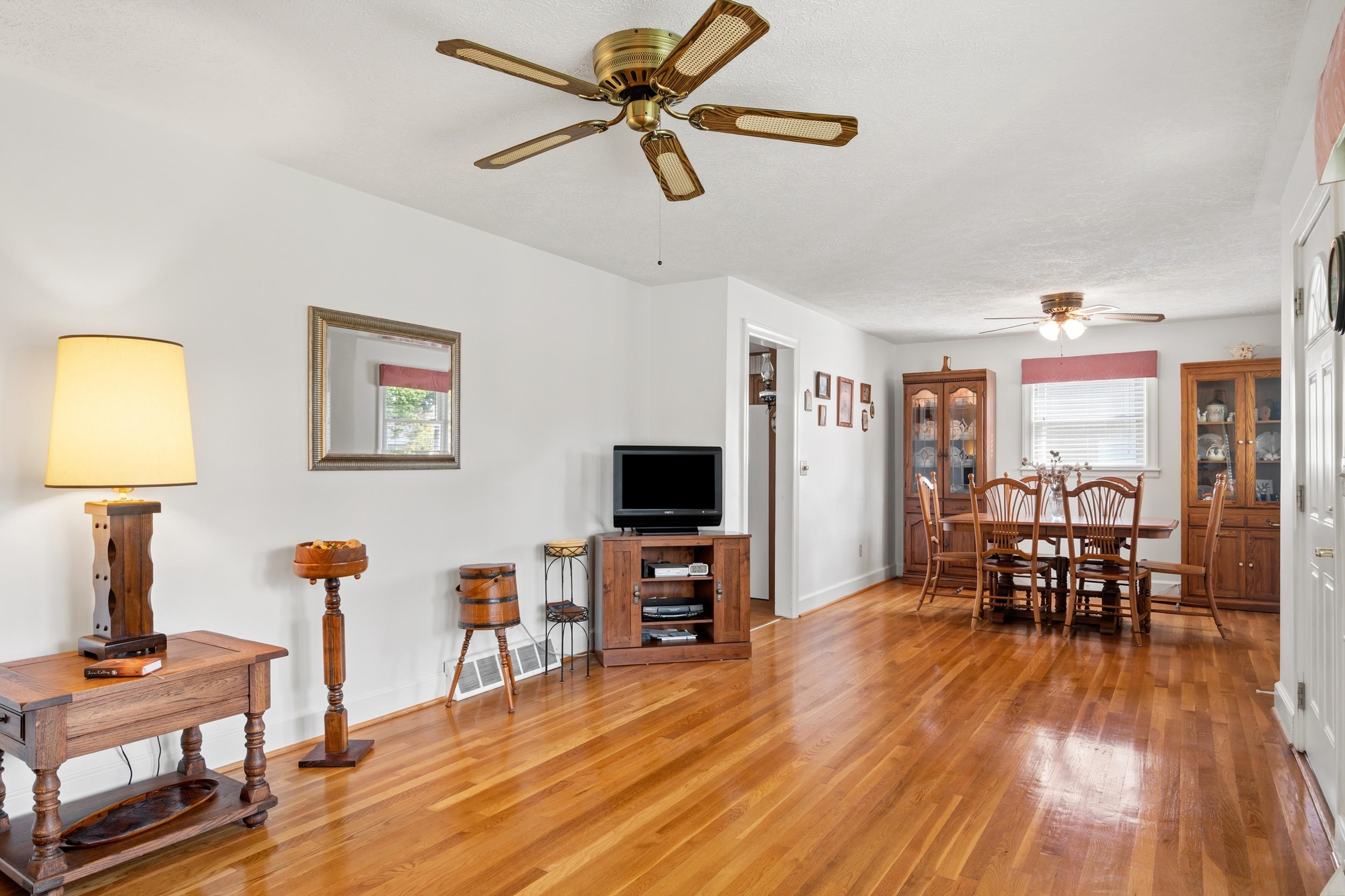 713 Ninth Street Radford VA 24141