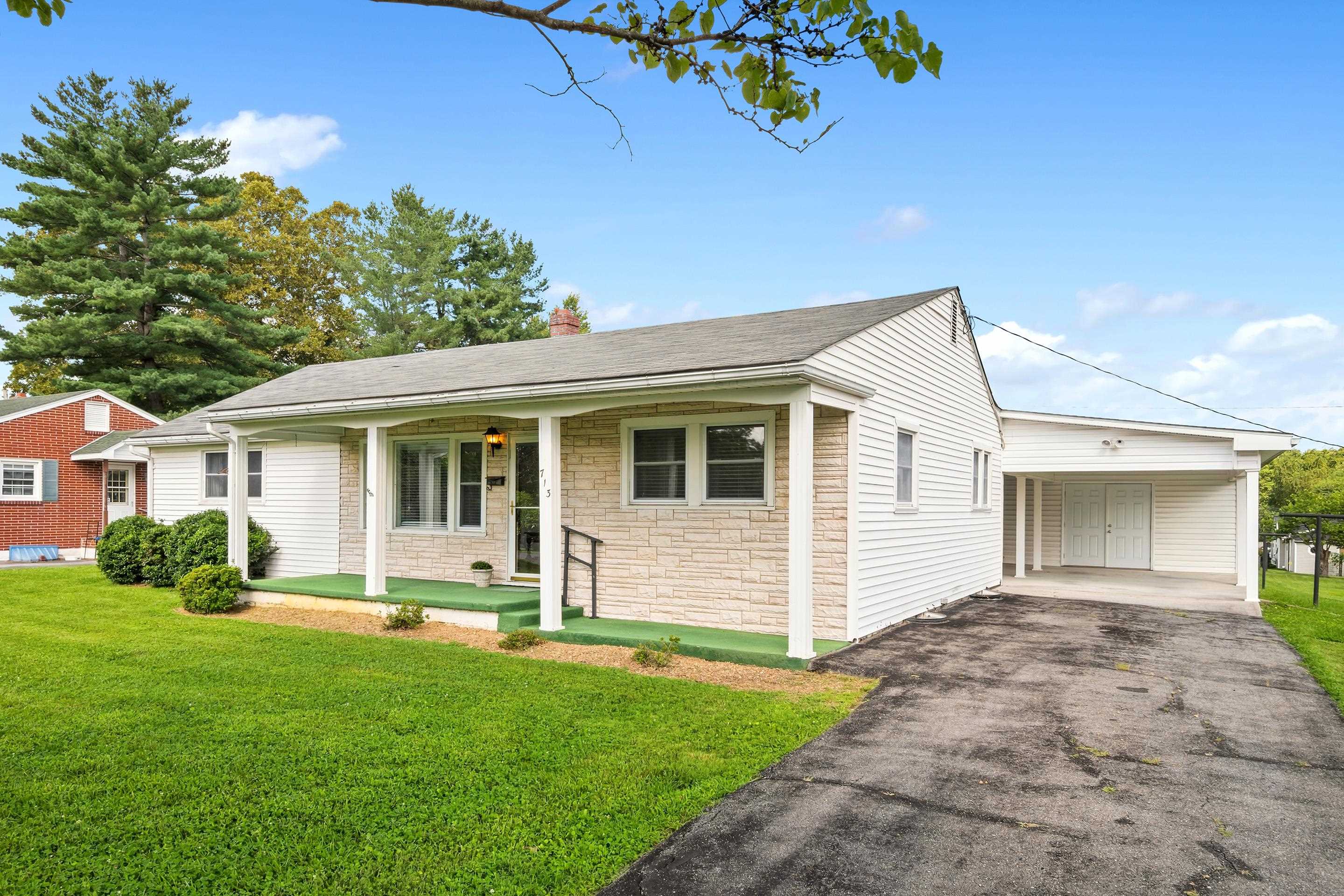 713 Ninth Street Radford VA 24141