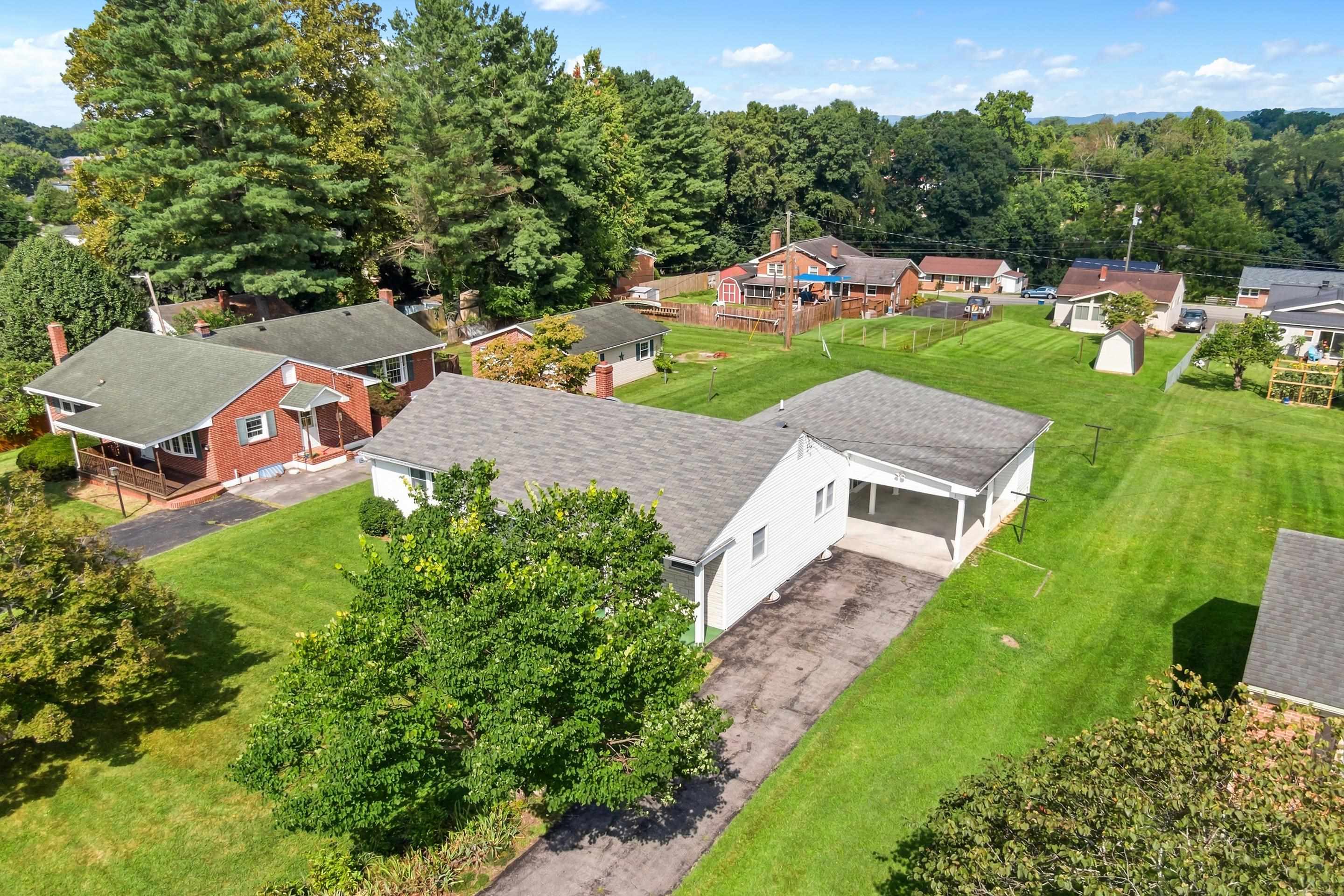 713 Ninth Street Radford VA 24141