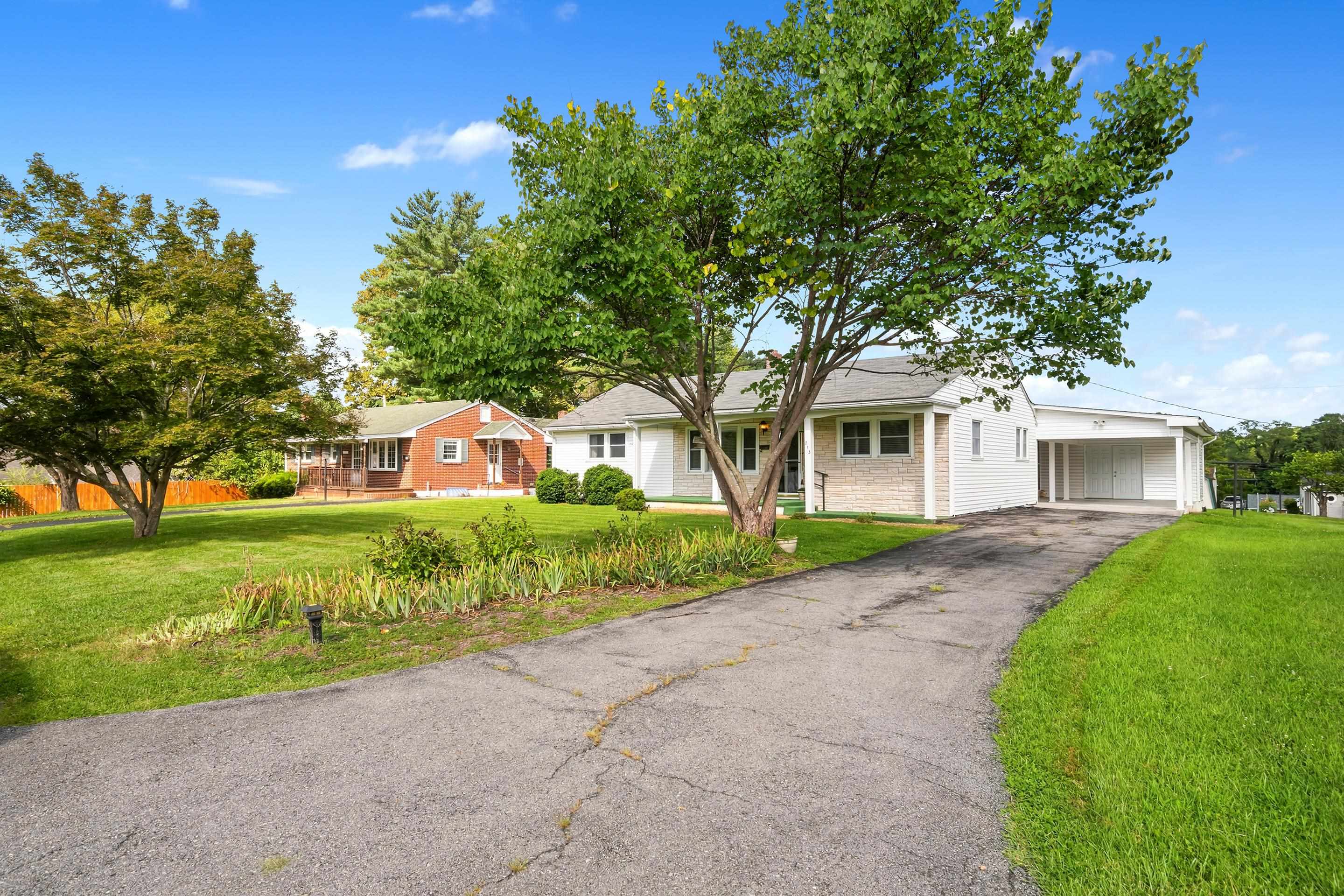 713 Ninth Street Radford VA 24141