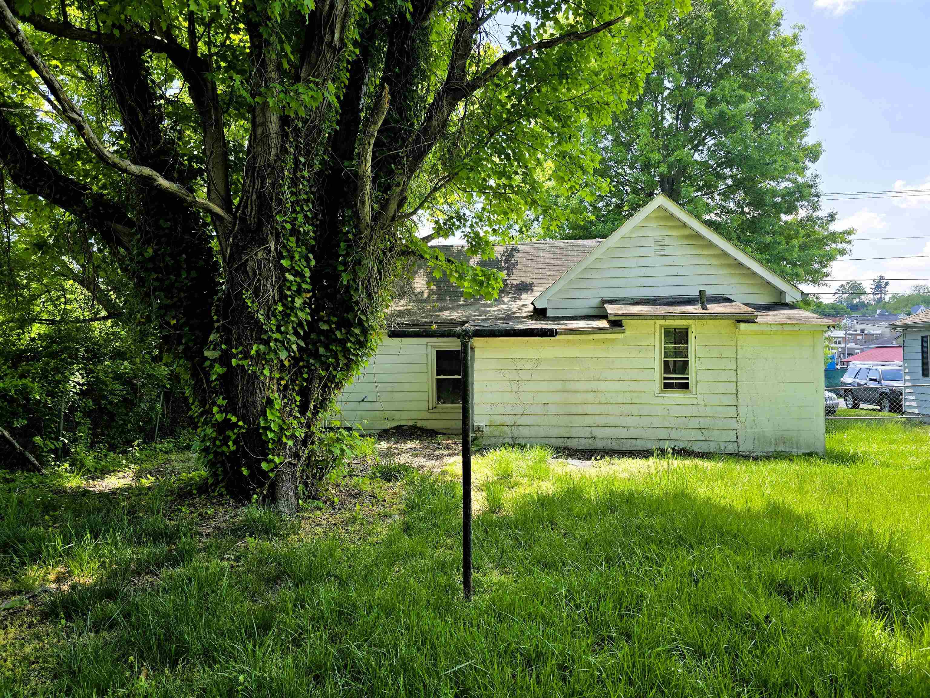 1104 West Street Radford VA 24141