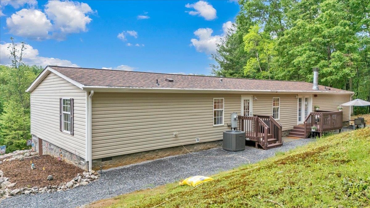 151 Perdue Road Staffordsville VA 24167