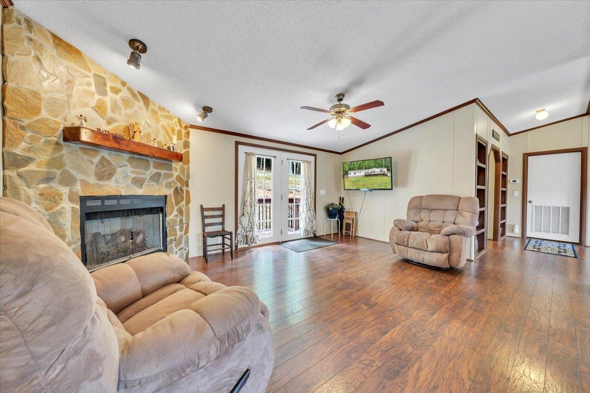 151 Perdue Road Staffordsville VA 24167