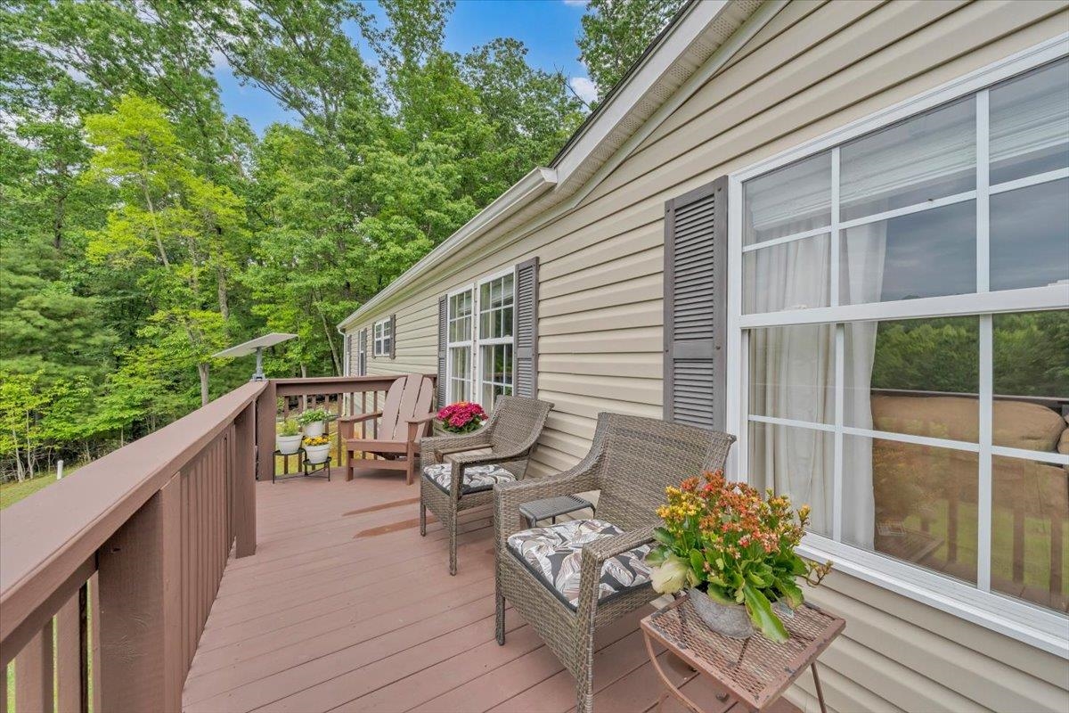 151 Perdue Road Staffordsville VA 24167