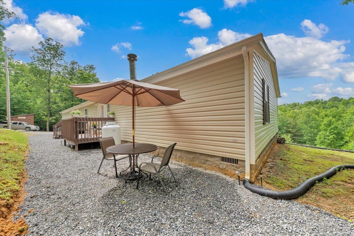 151 Perdue Road Staffordsville VA 24167