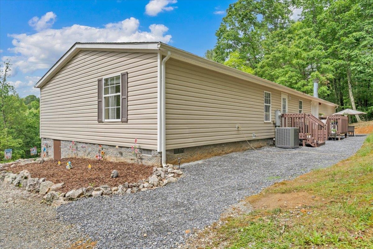 151 Perdue Road Staffordsville VA 24167
