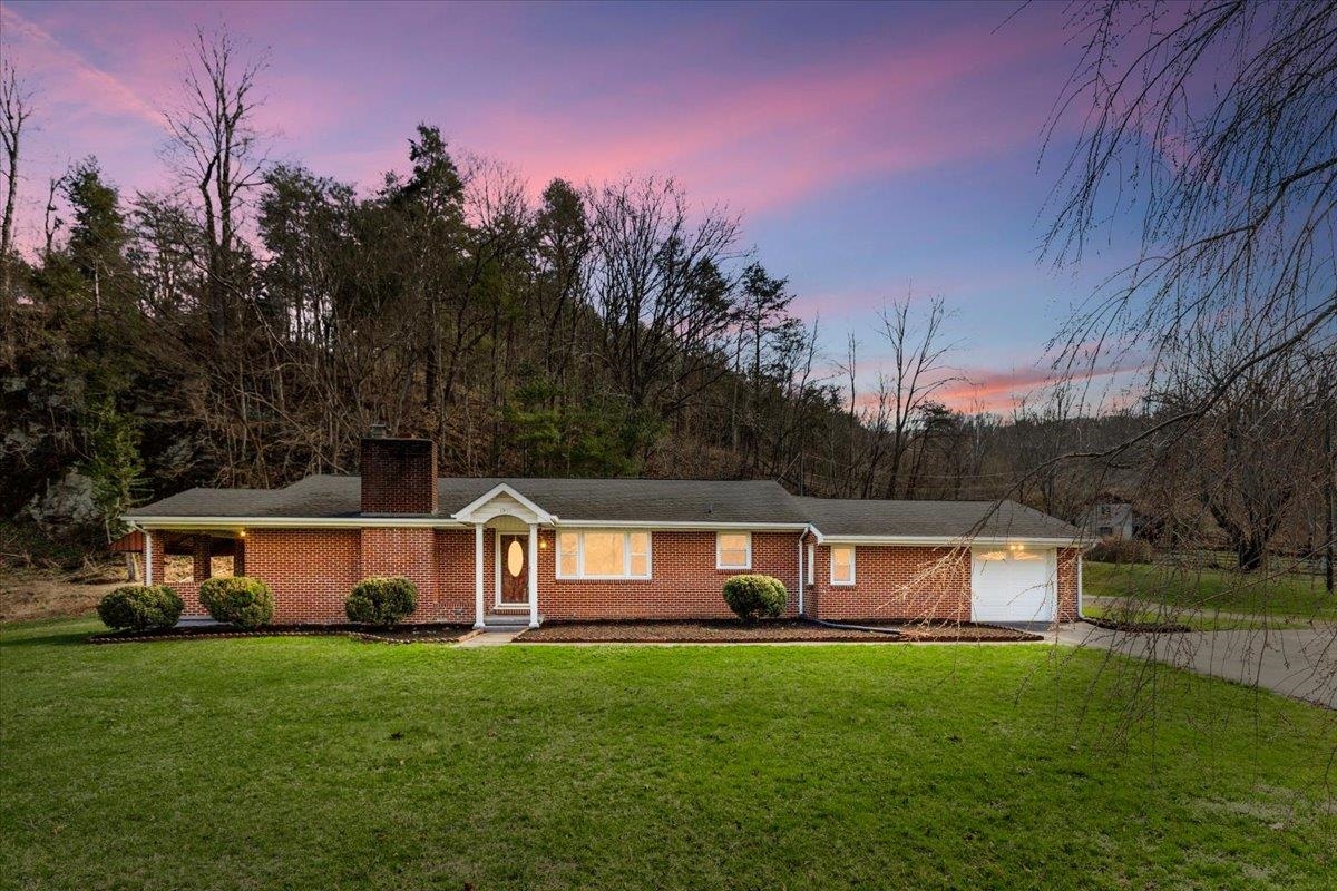 Narrows VA, 1961 Wolf Creek Road