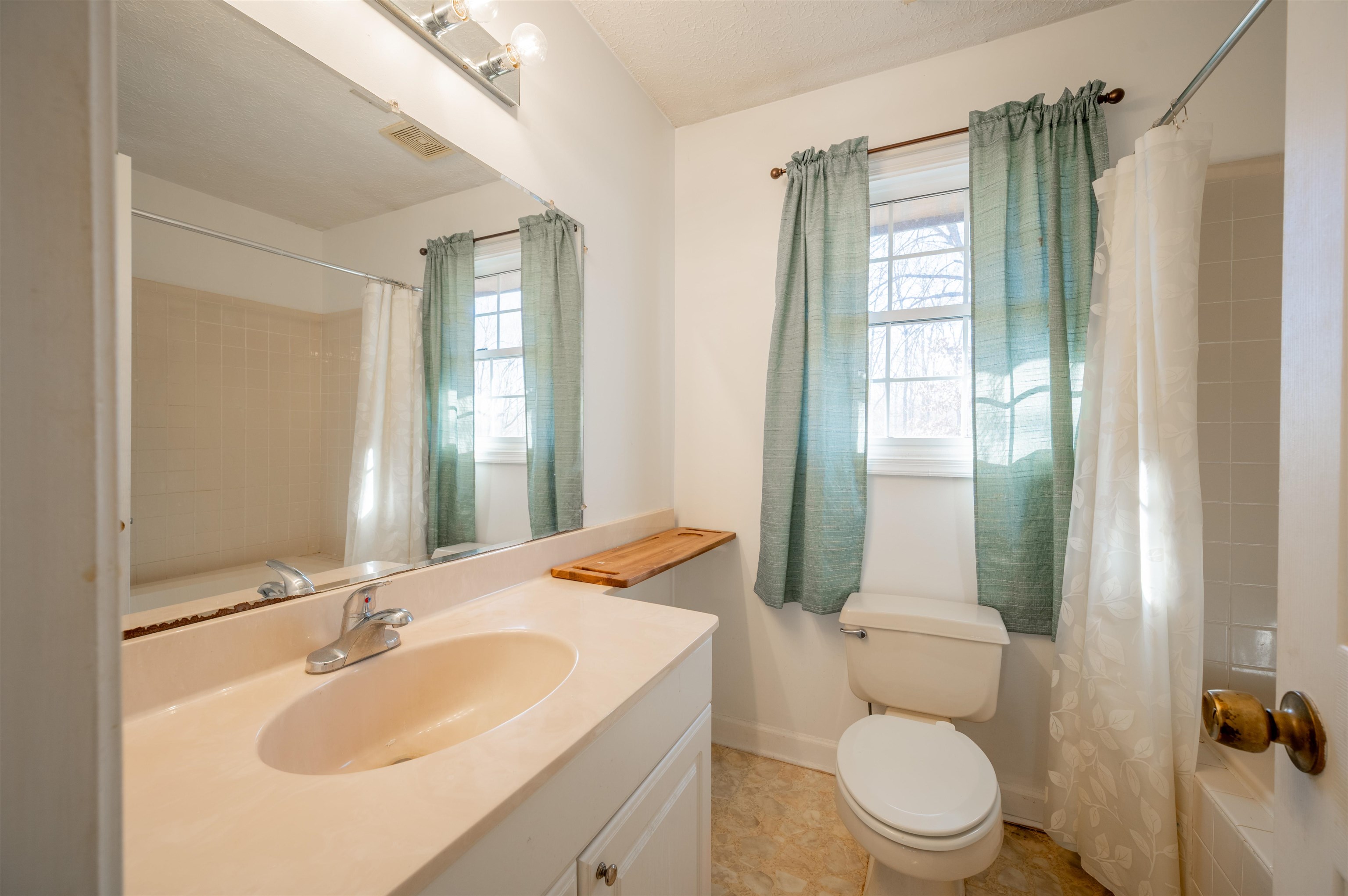 604 Surrey Drive Huddleston VA 24104