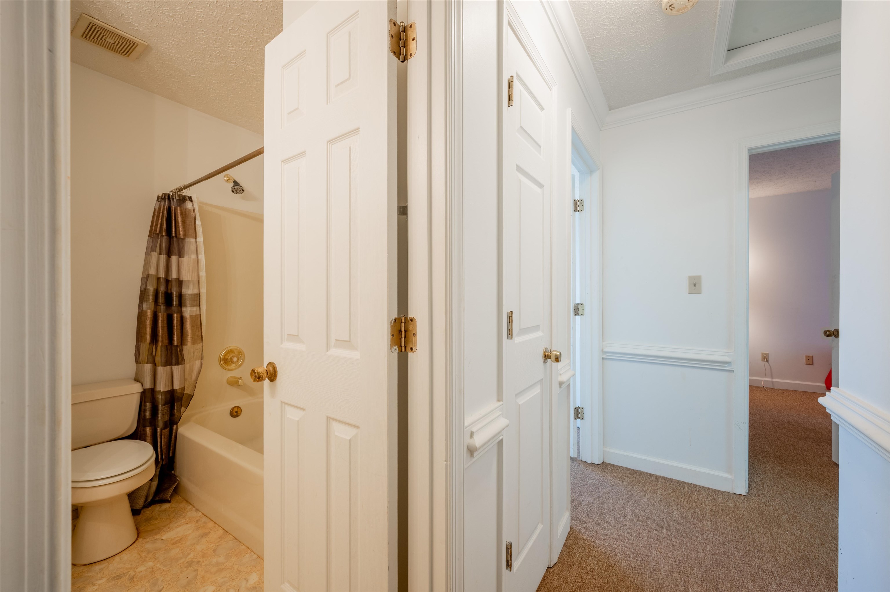 604 Surrey Drive Huddleston VA 24104