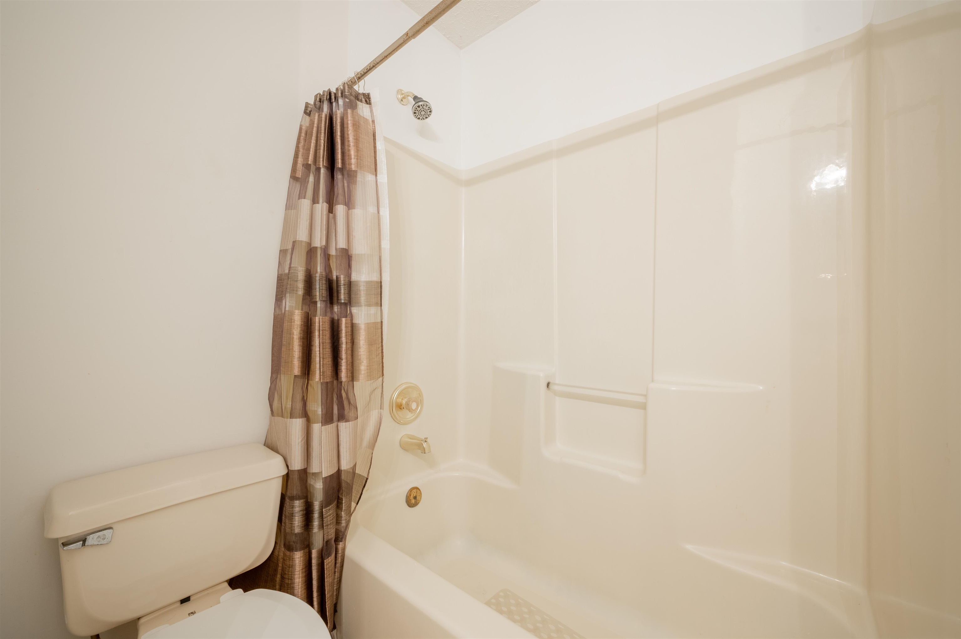 604 Surrey Drive Huddleston VA 24104