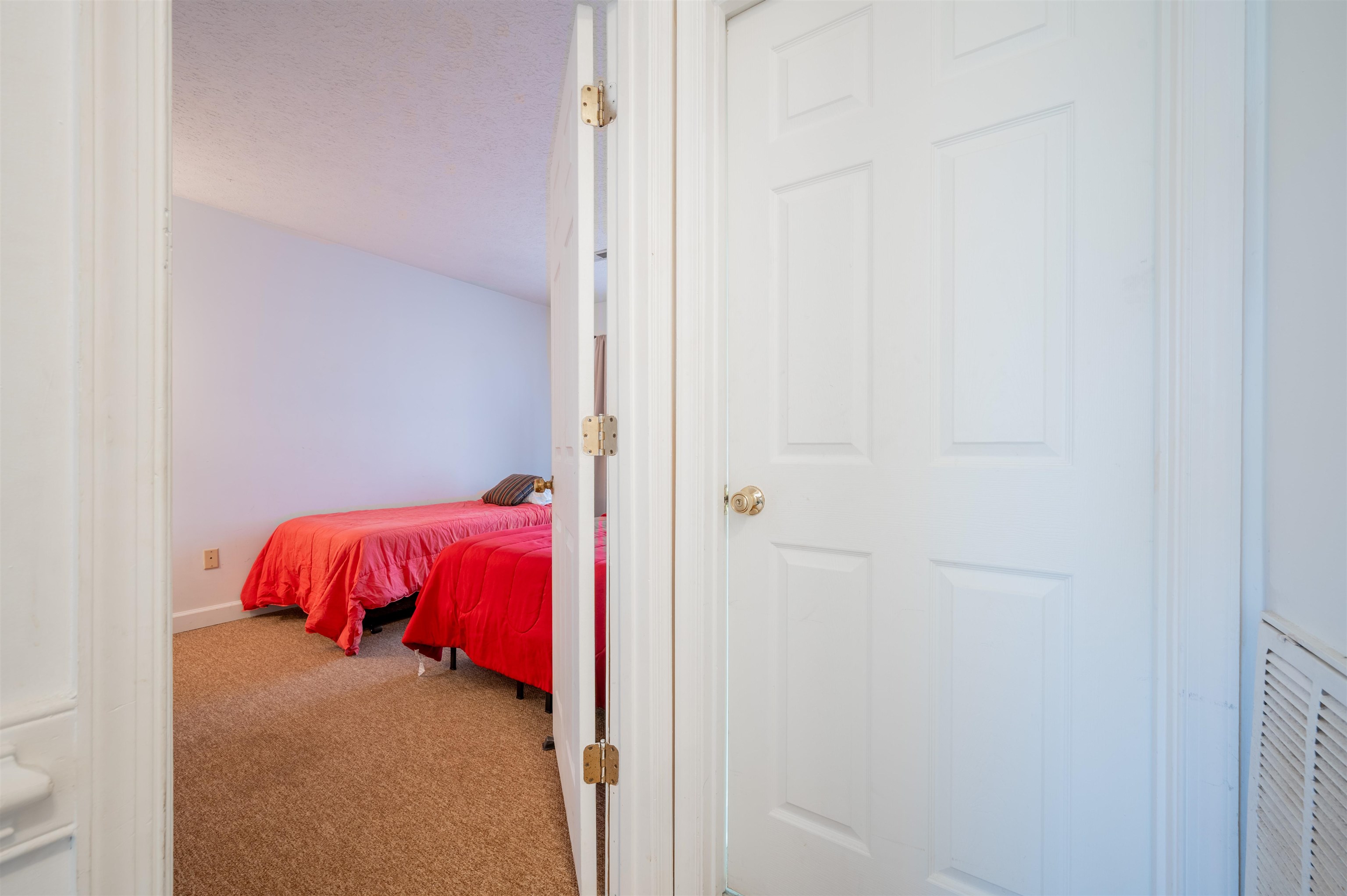 604 Surrey Drive Huddleston VA 24104