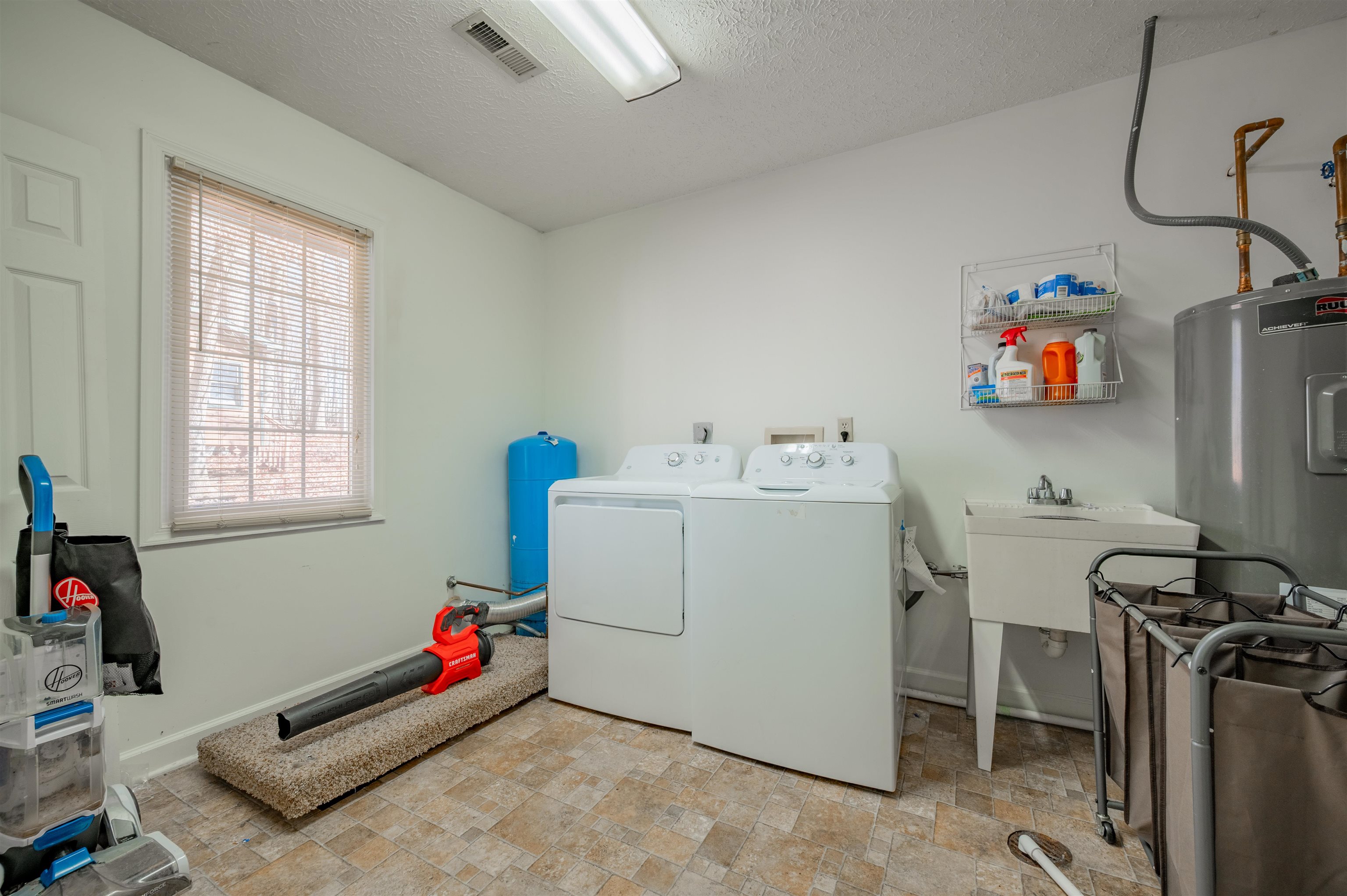 604 Surrey Drive Huddleston VA 24104