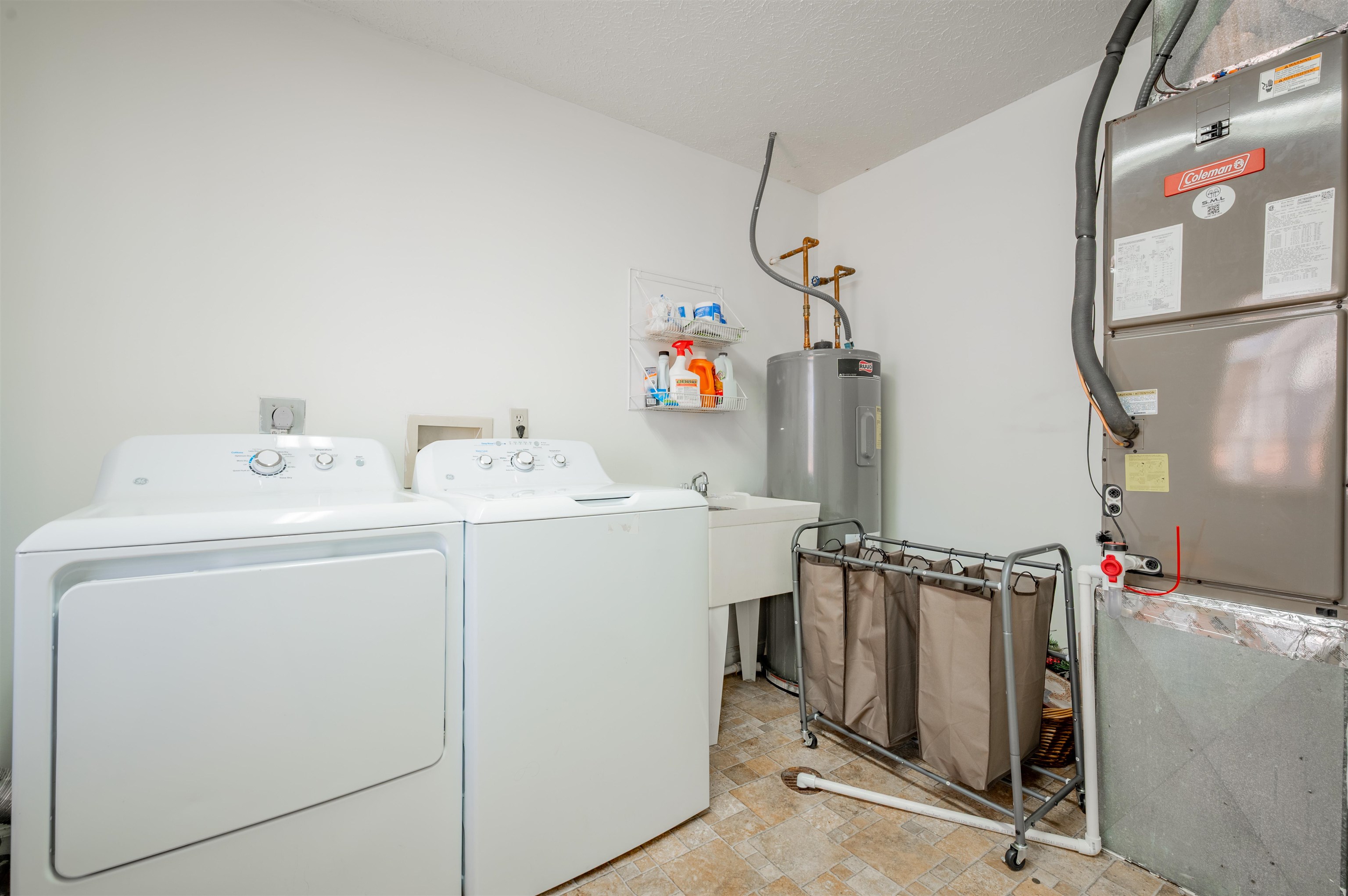 604 Surrey Drive Huddleston VA 24104