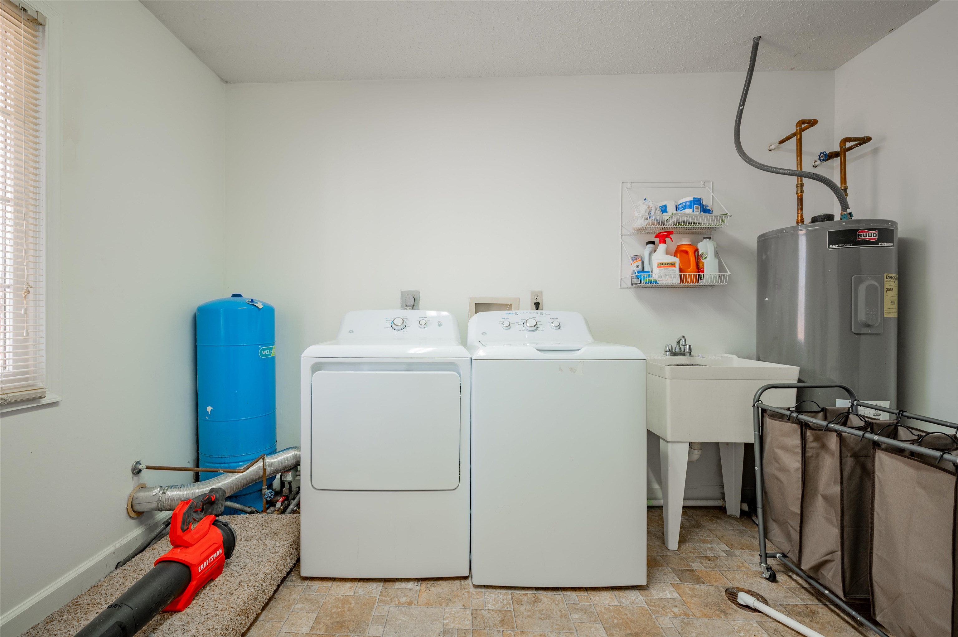 604 Surrey Drive Huddleston VA 24104