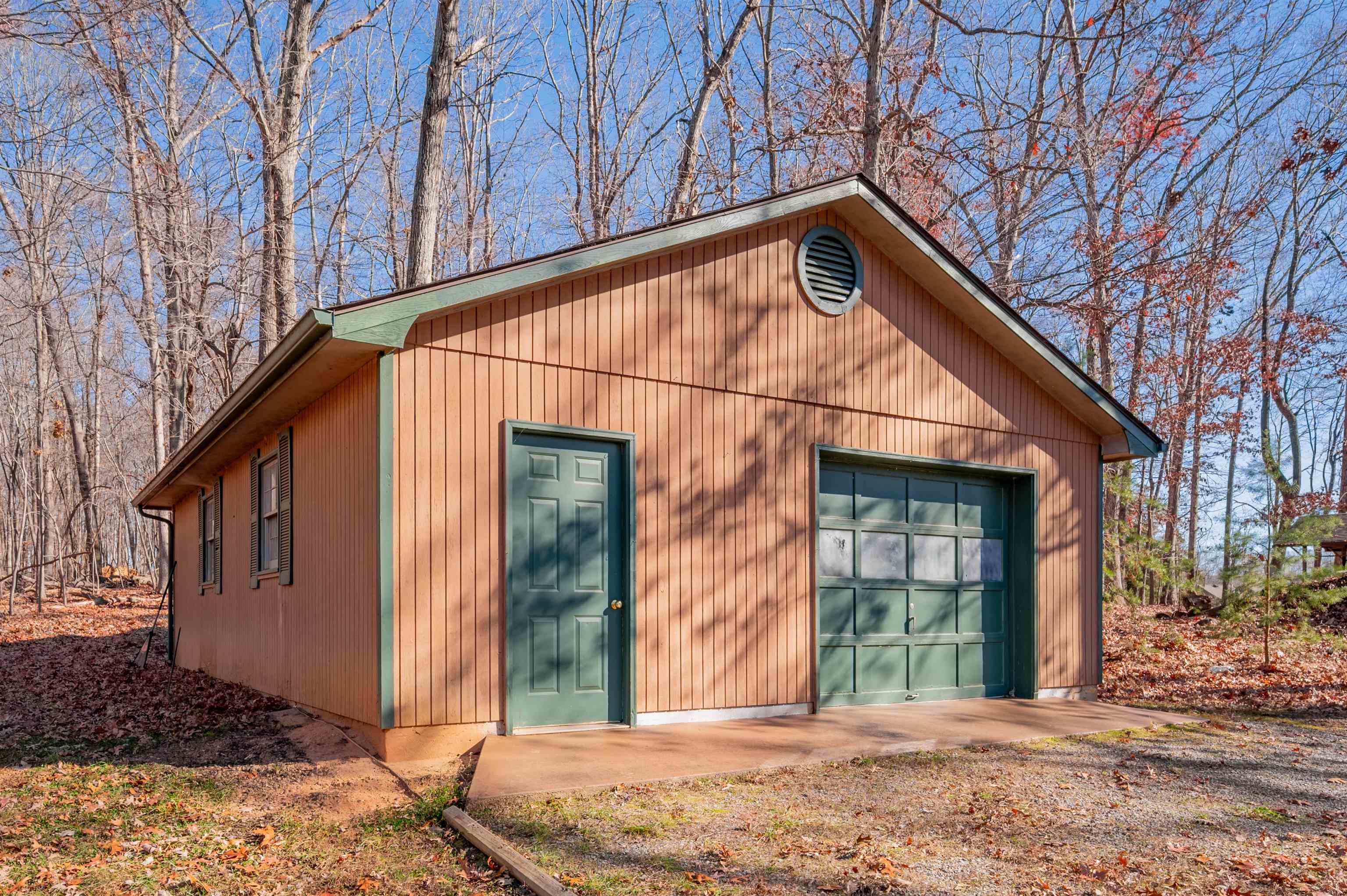 604 Surrey Drive Huddleston VA 24104