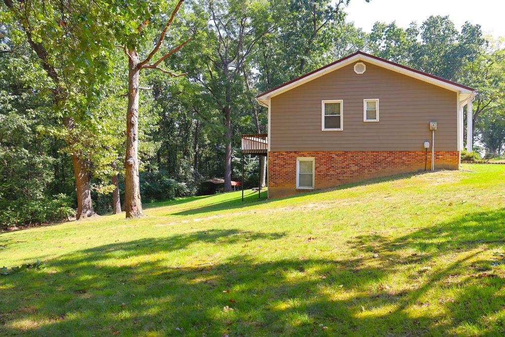 5651 Howell Drive Dublin VA 24084