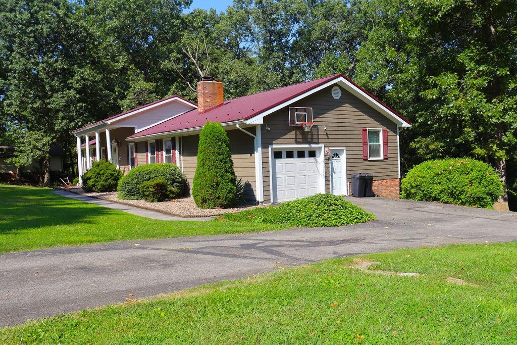 5651 Howell Drive Dublin VA 24084
