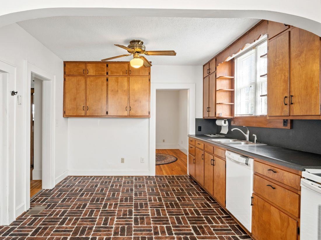 104 Esther Street Narrows VA 24124