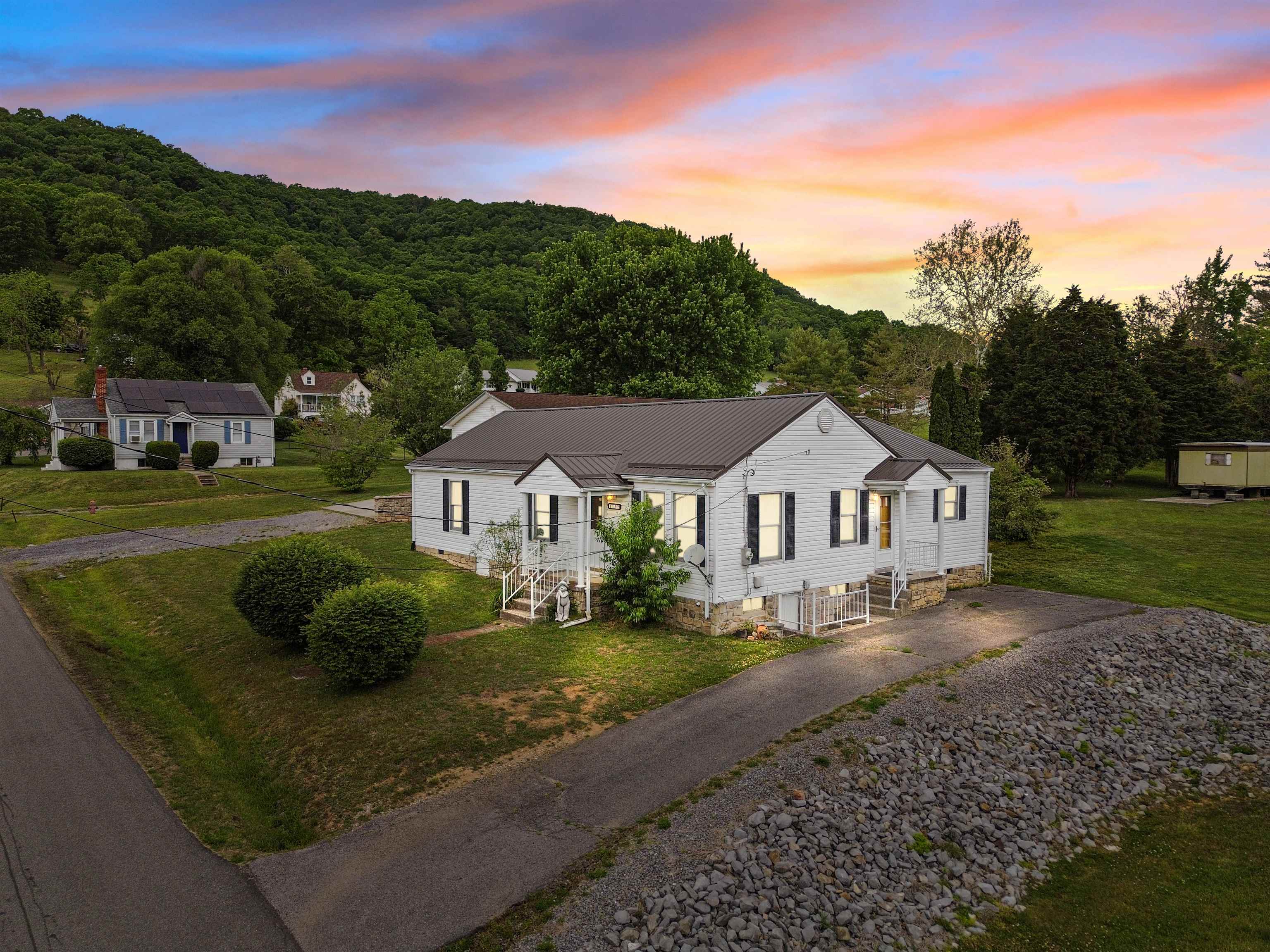 119 Mountain View Drive Rich Creek VA 24147