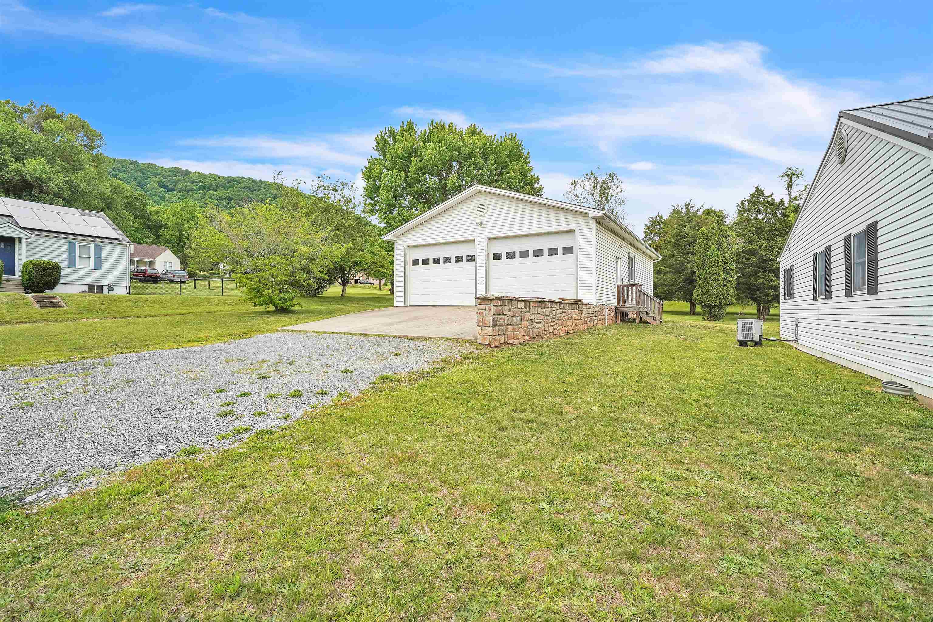 119 Mountain View Drive Rich Creek VA 24147
