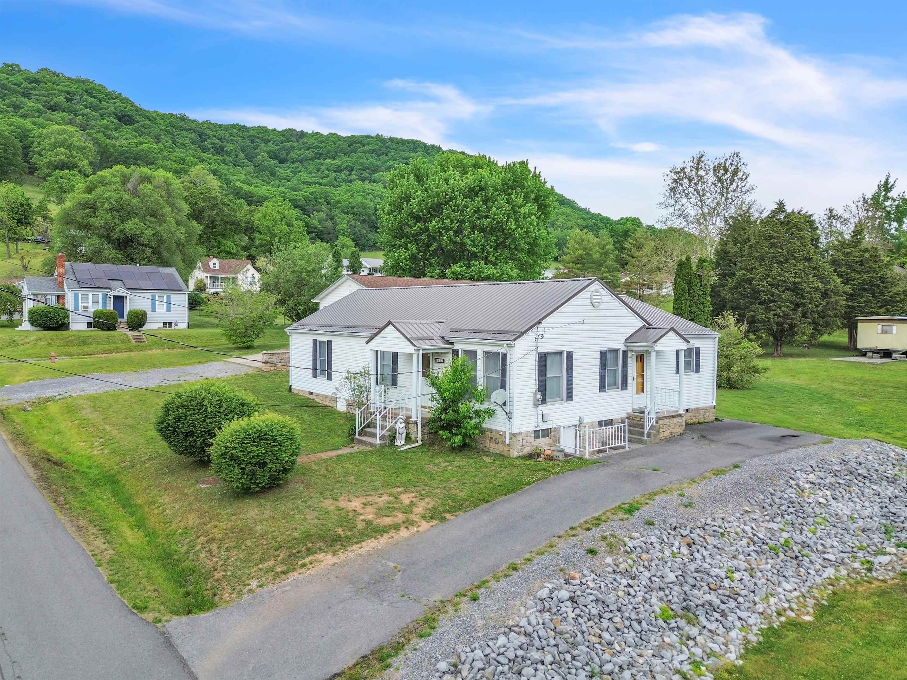 119 Mountain View Drive Rich Creek VA 24147